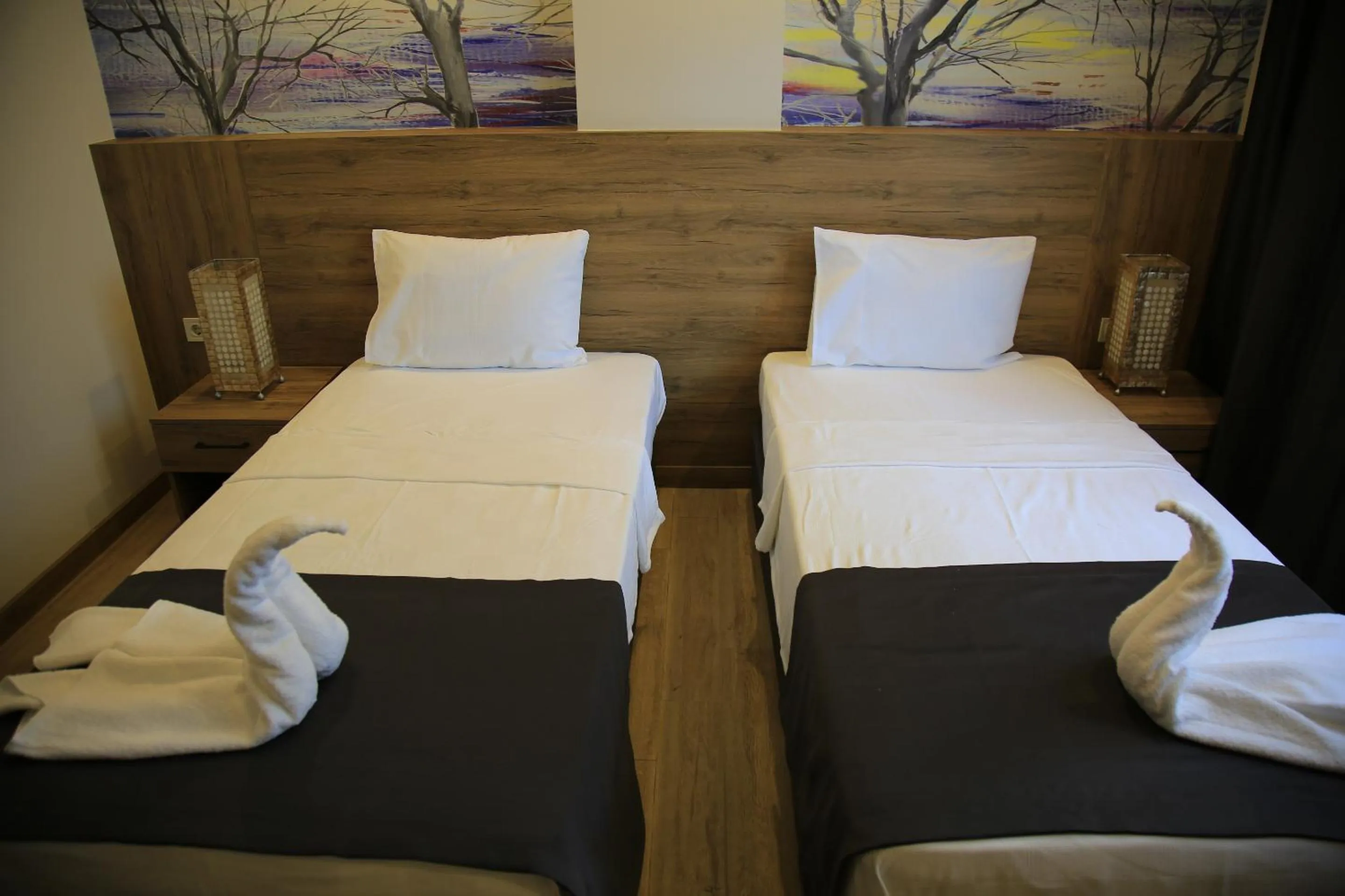 Bedroom, Bed in Golden World Suite Hotel