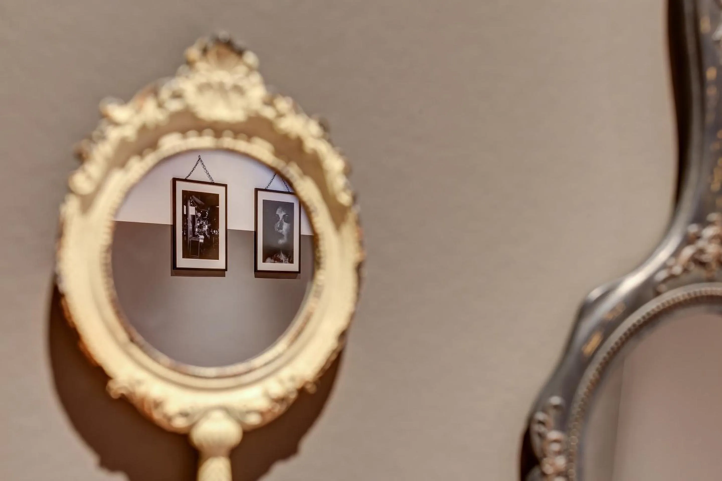 Decorative detail in Vienna House Easy by Wyndham Hamburg City