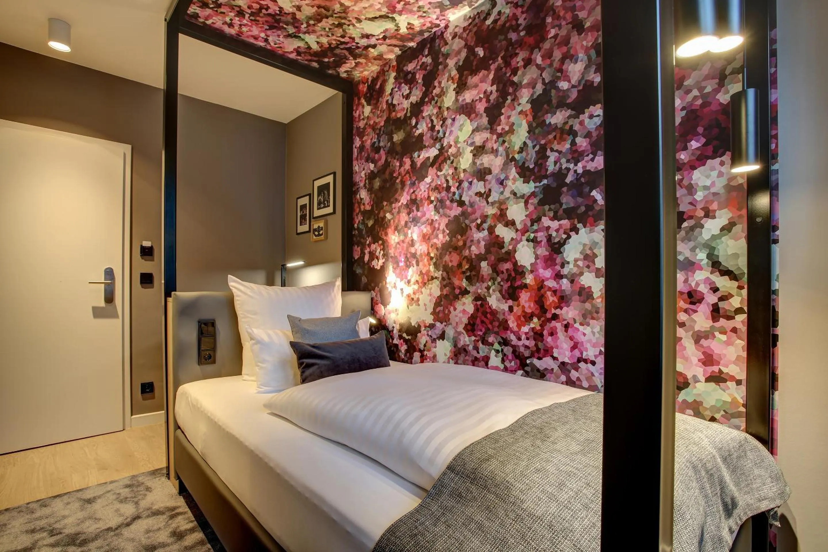 Bed in Vienna House Easy by Wyndham Hamburg City