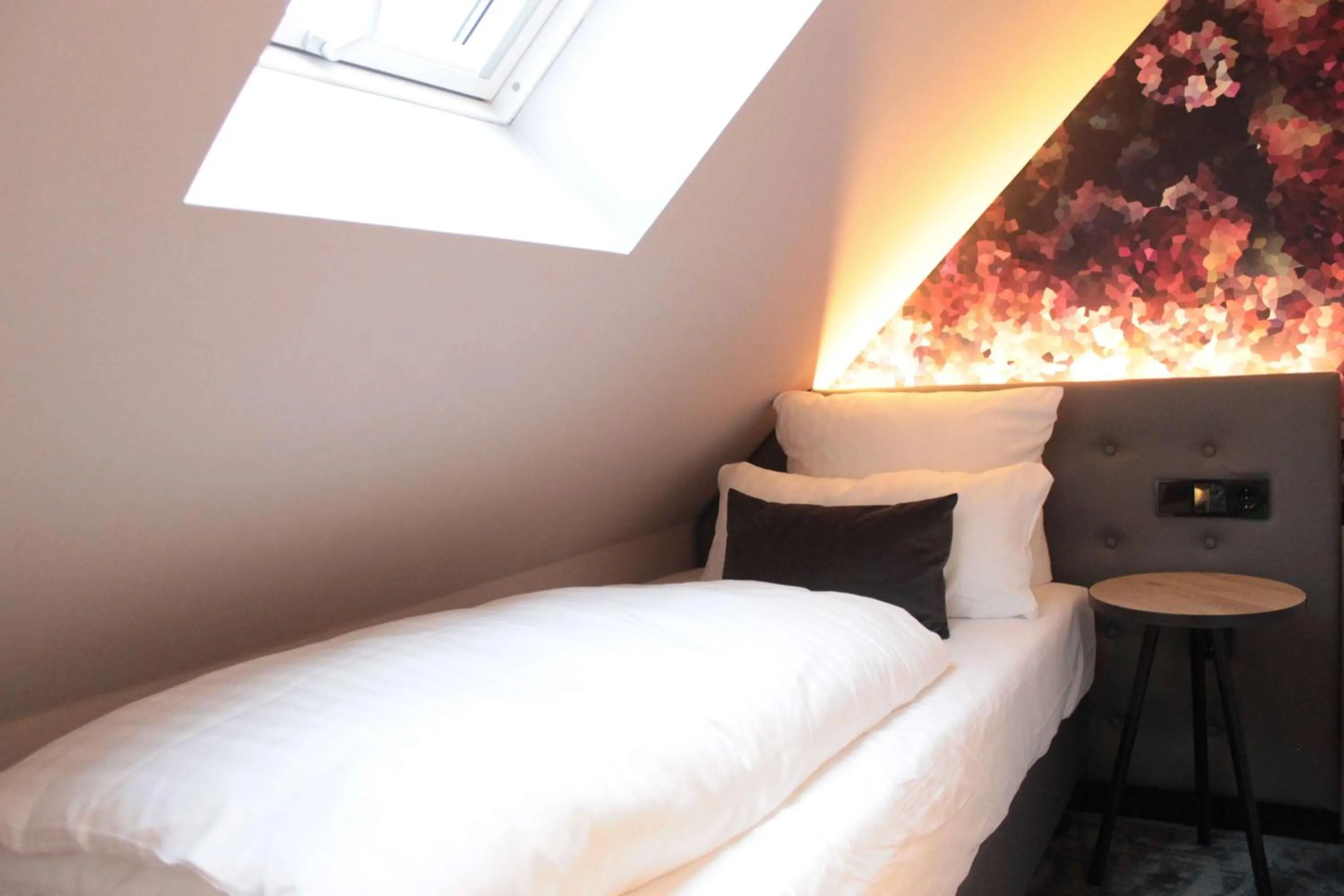 Photo of the whole room, Bed in Vienna House Easy by Wyndham Hamburg City