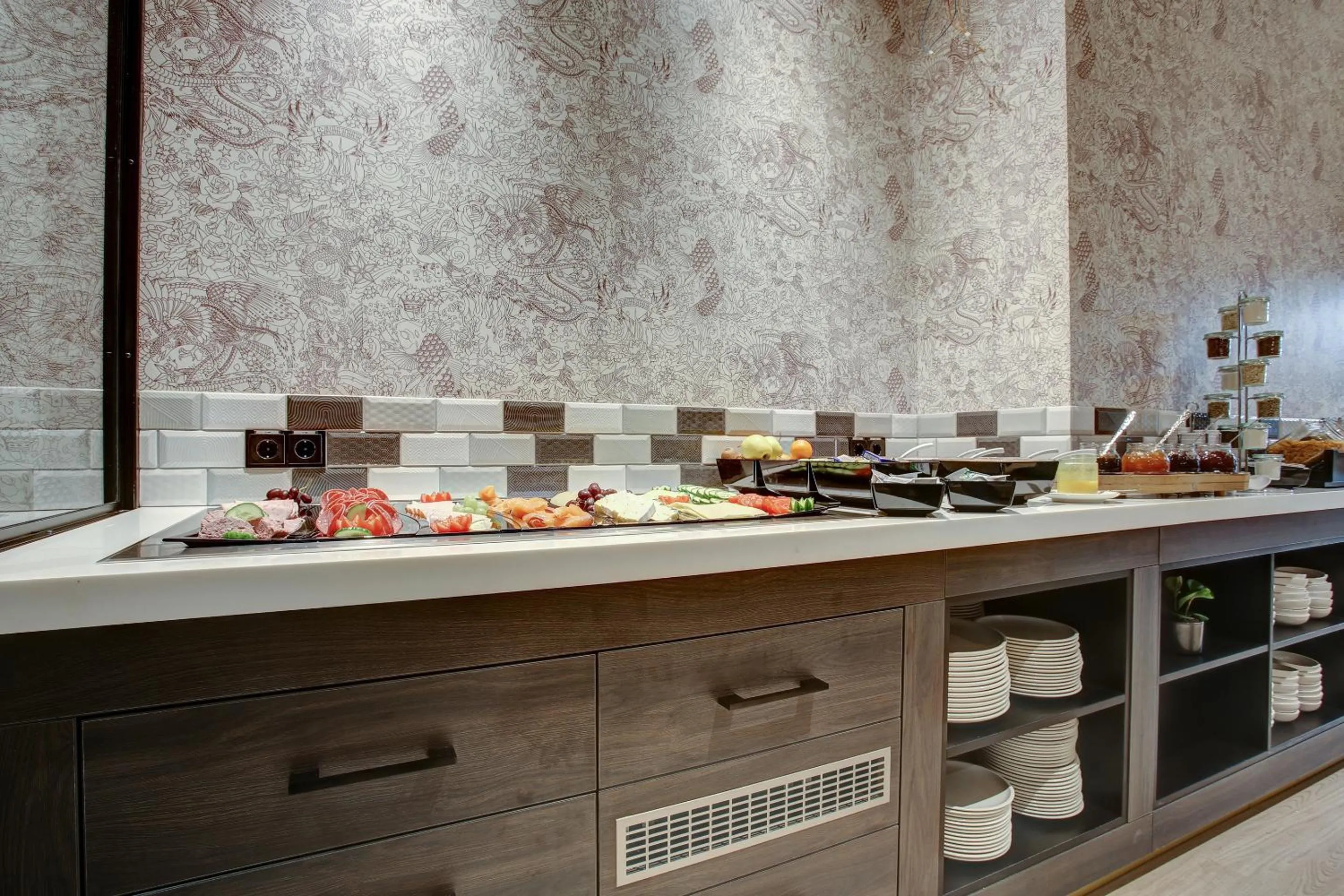 Food and drinks in Vienna House Easy by Wyndham Hamburg City