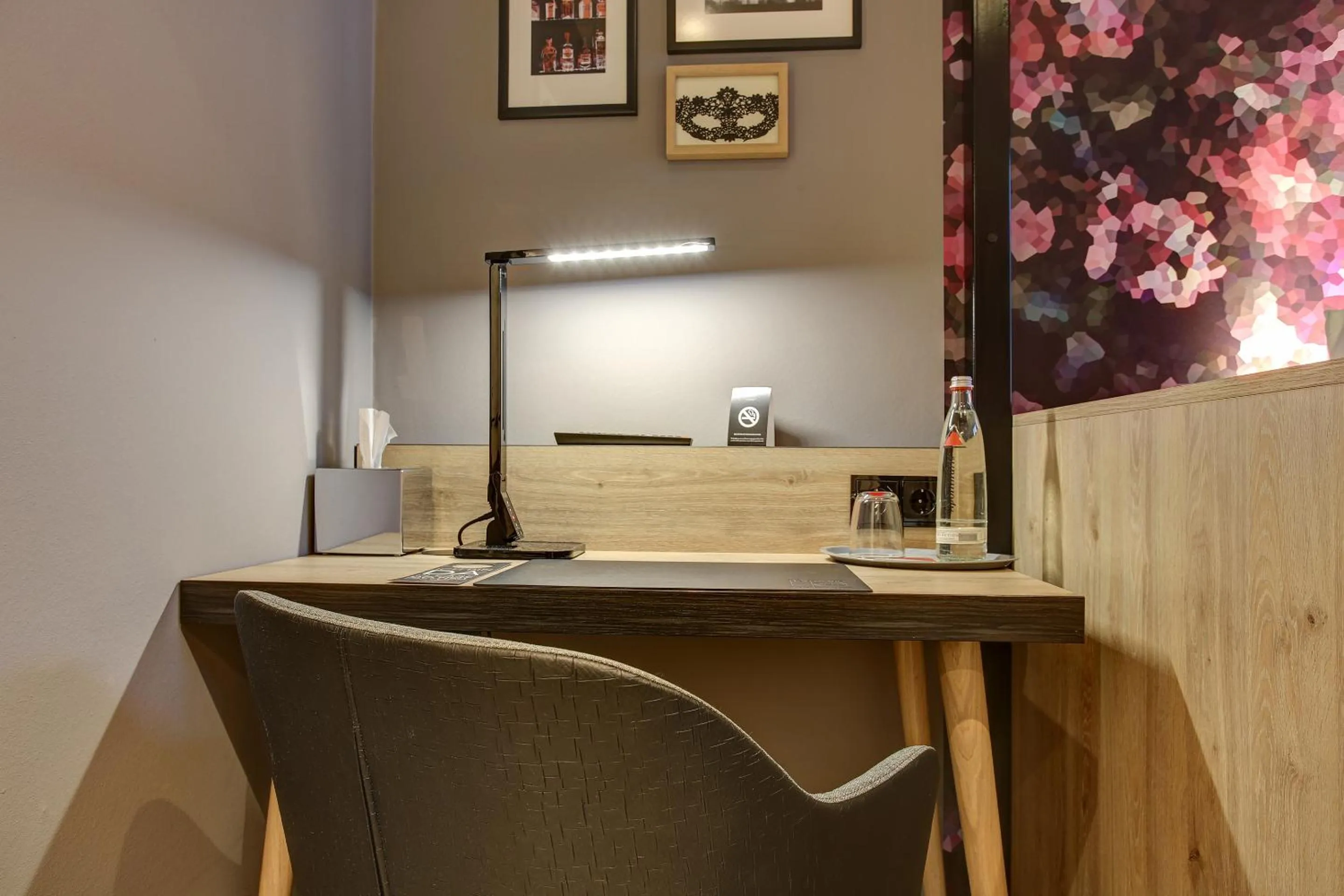 Decorative detail in Vienna House Easy by Wyndham Hamburg City