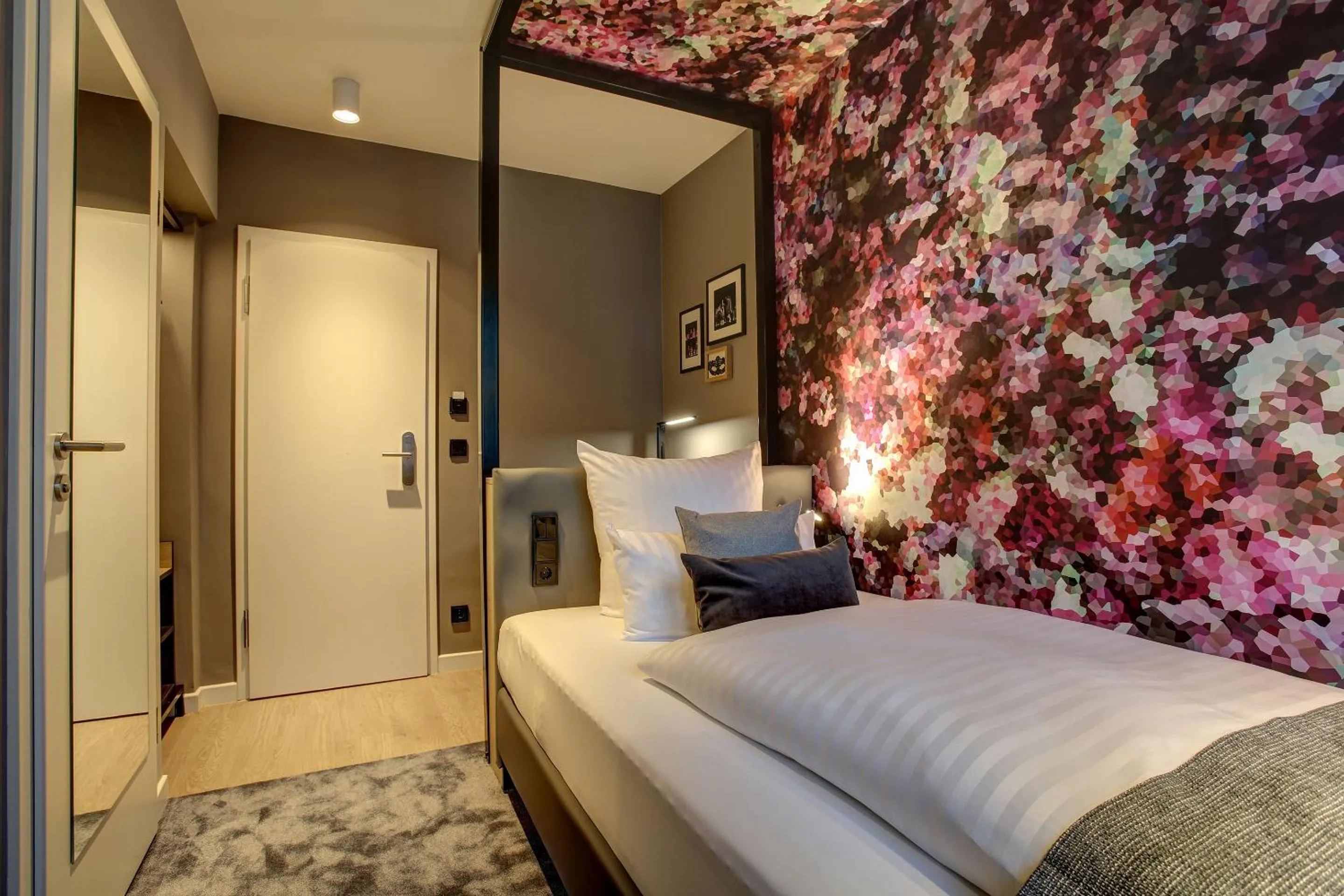 Bed in Vienna House Easy by Wyndham Hamburg City