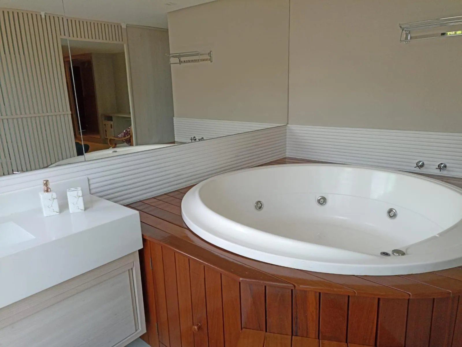 Hot Tub in Nova Onda Hotel