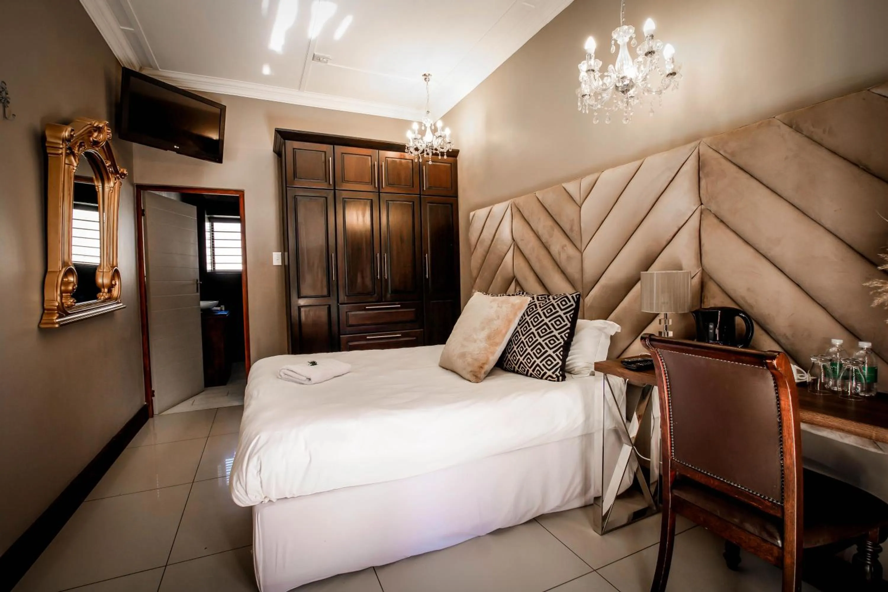 Bedroom, Bed in Potch Manor Guest House