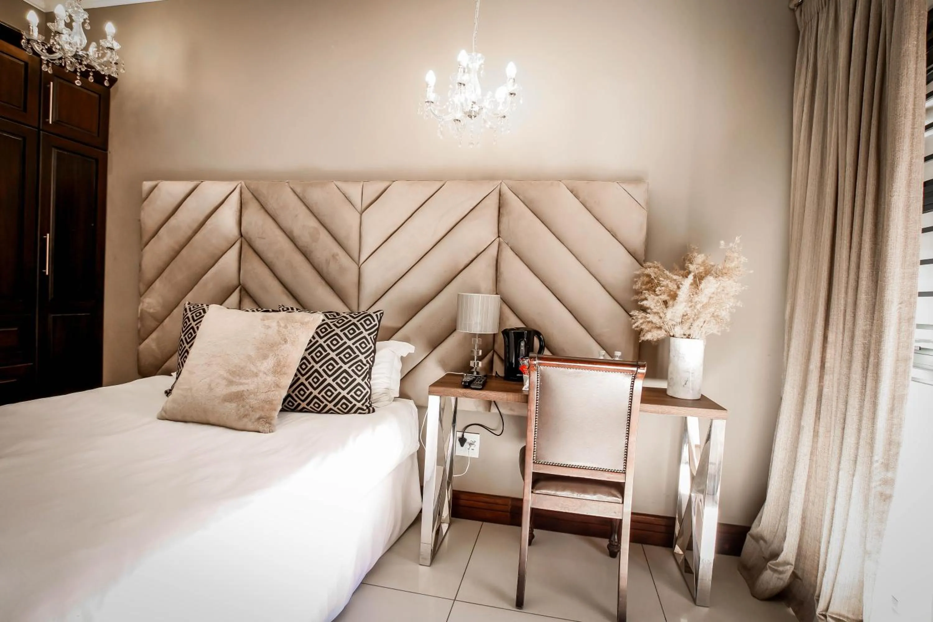 Bed in Potch Manor Guest House