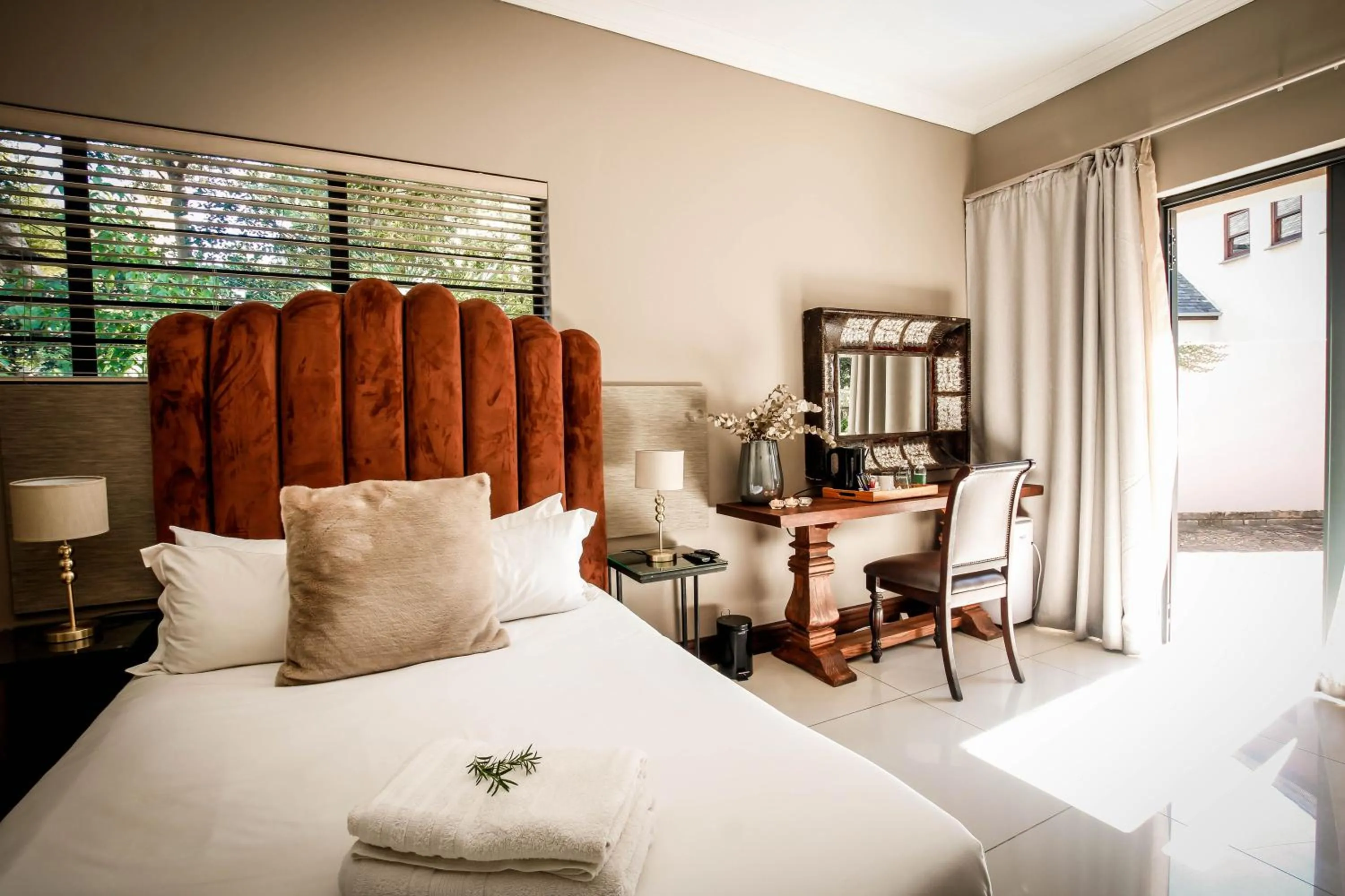 Bedroom, Bed in Potch Manor Guest House