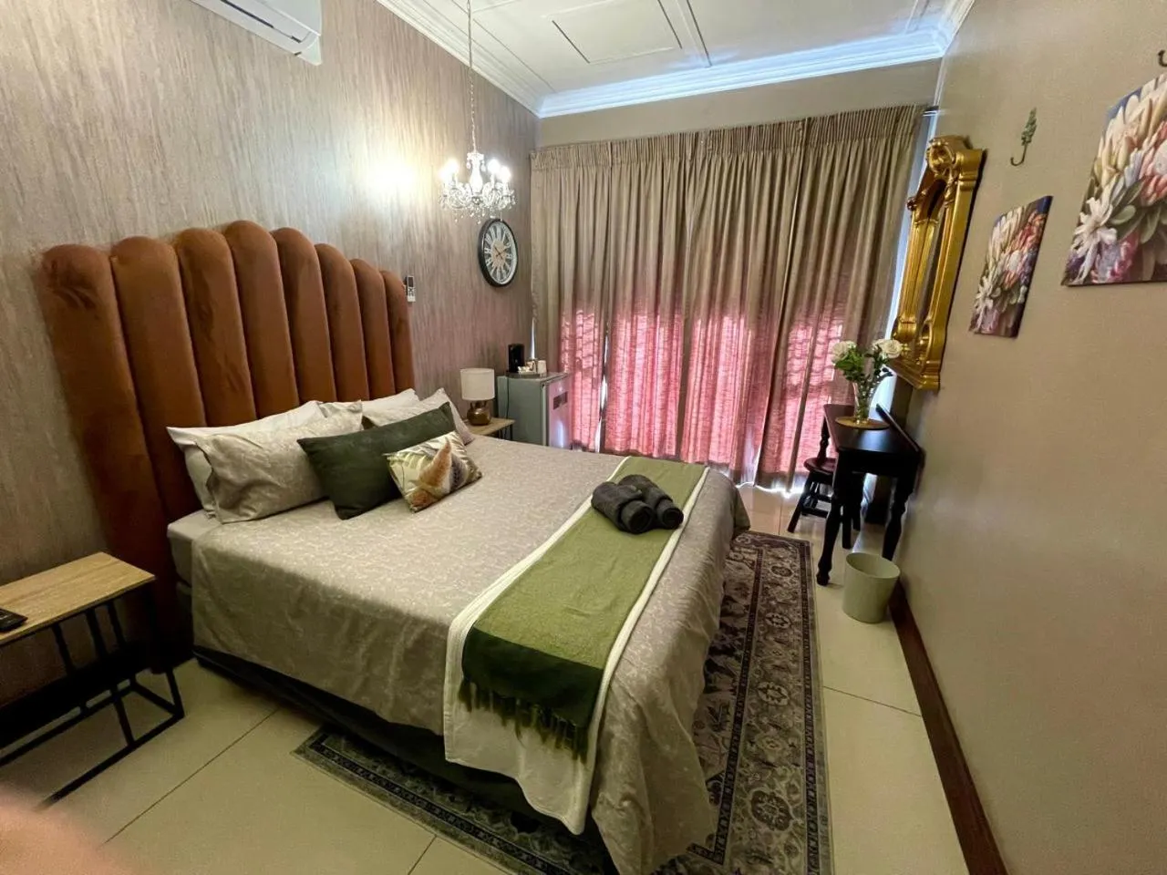 Bed in Potch Manor Guest House