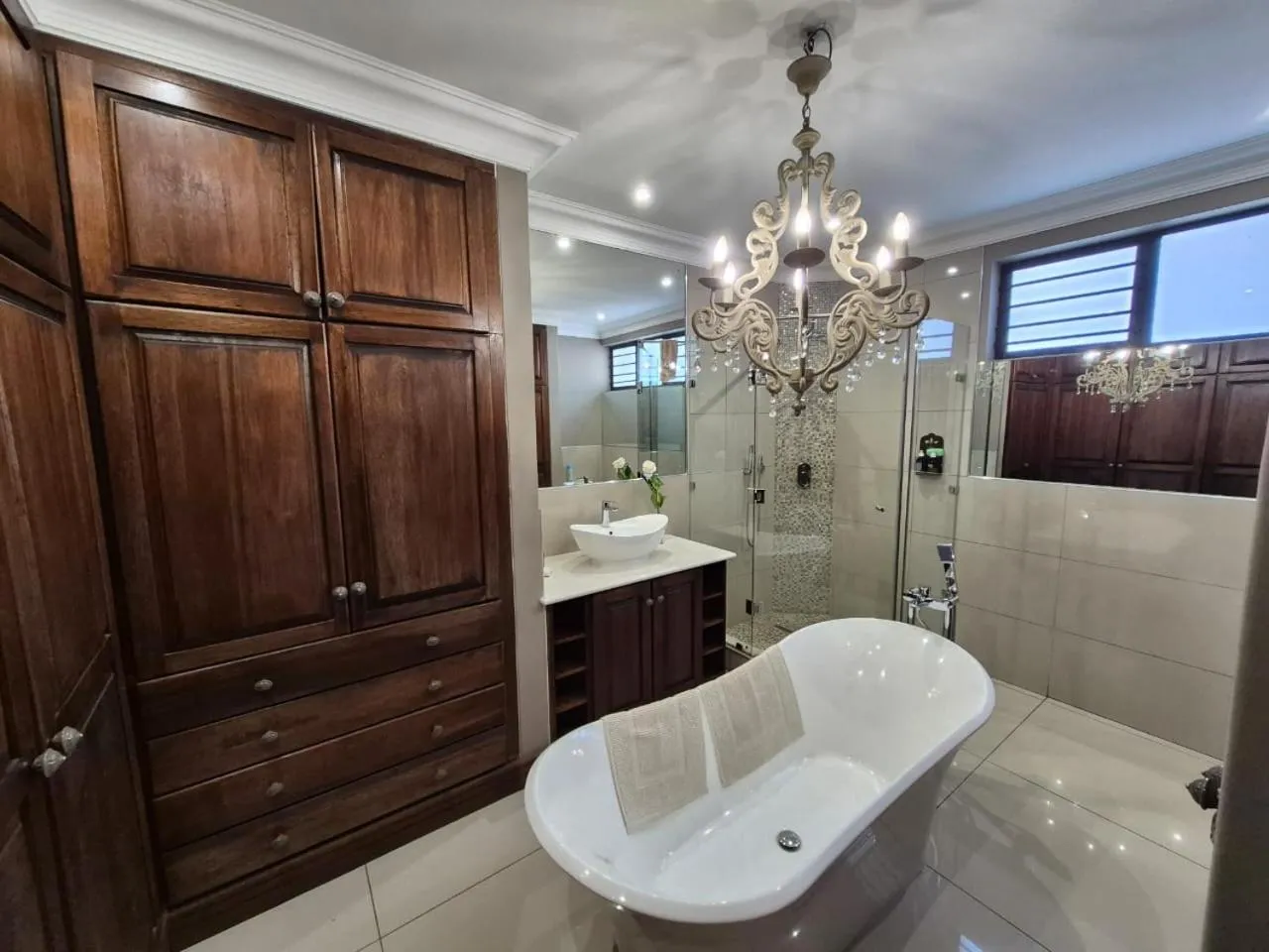 Bathroom in Potch Manor Guest House