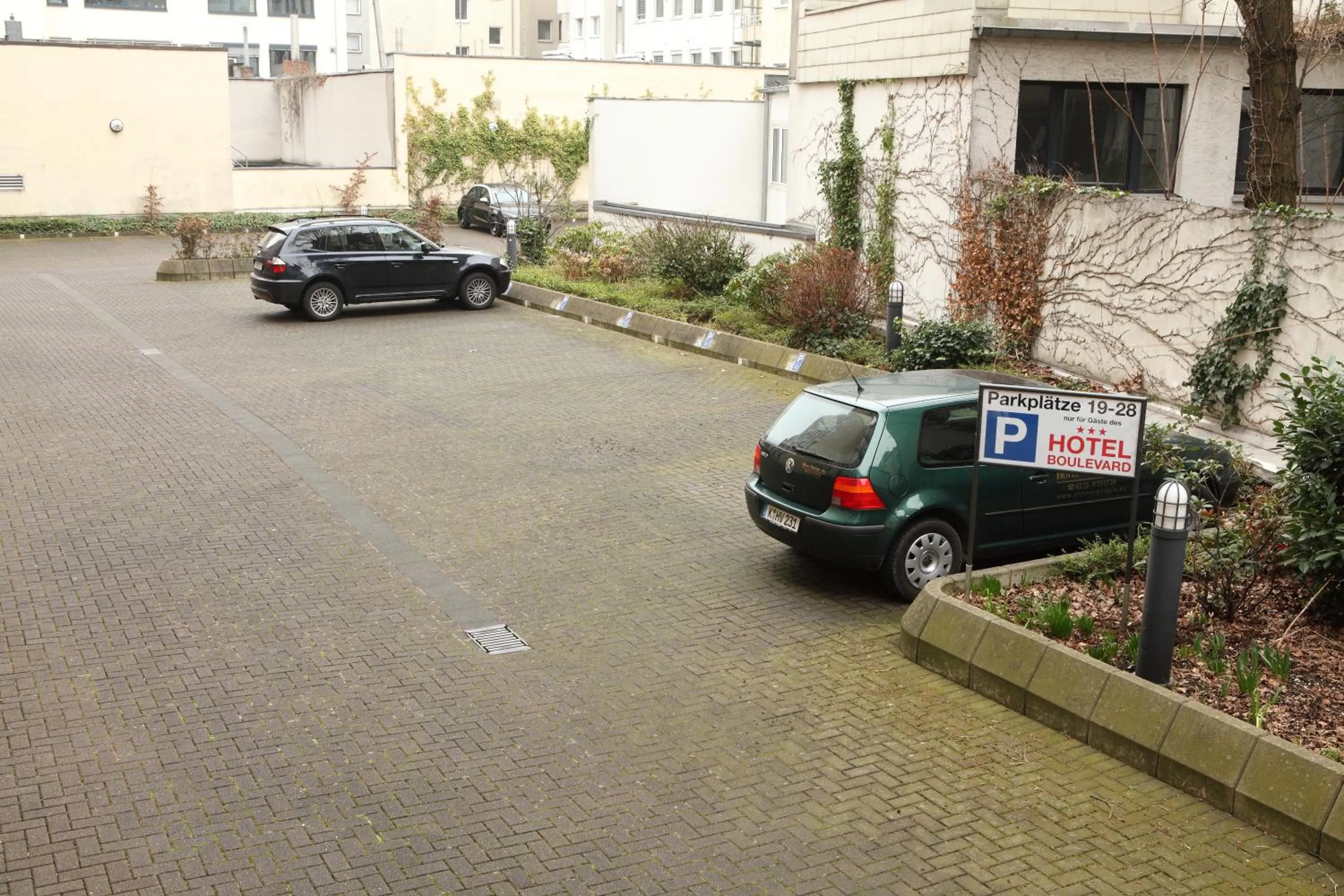 Parking in Hotel Boulevard