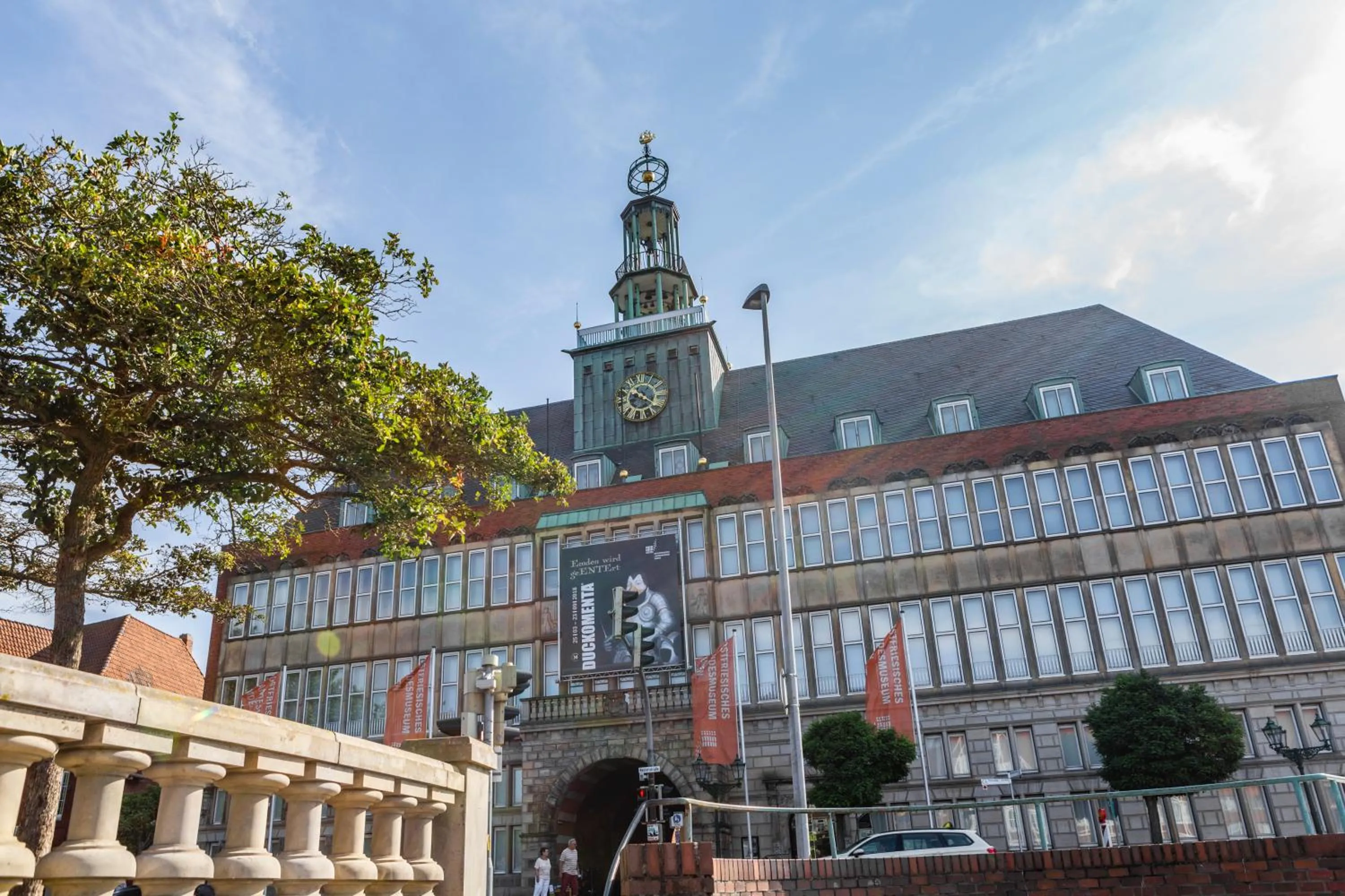 Nearby landmark in Hotel DH -Deutsches Haus-