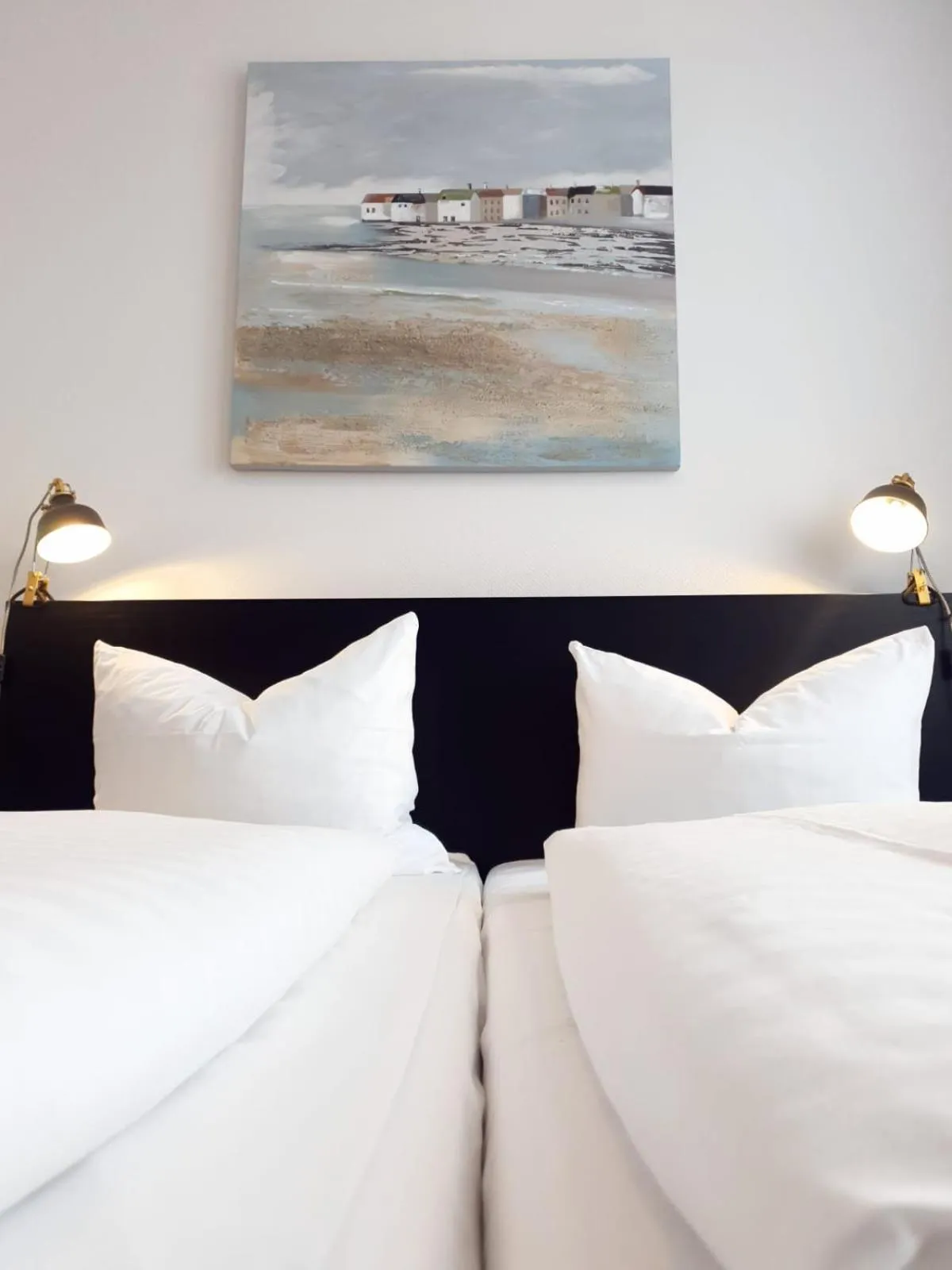 Bedroom, Bed in Hotel DH -Deutsches Haus-