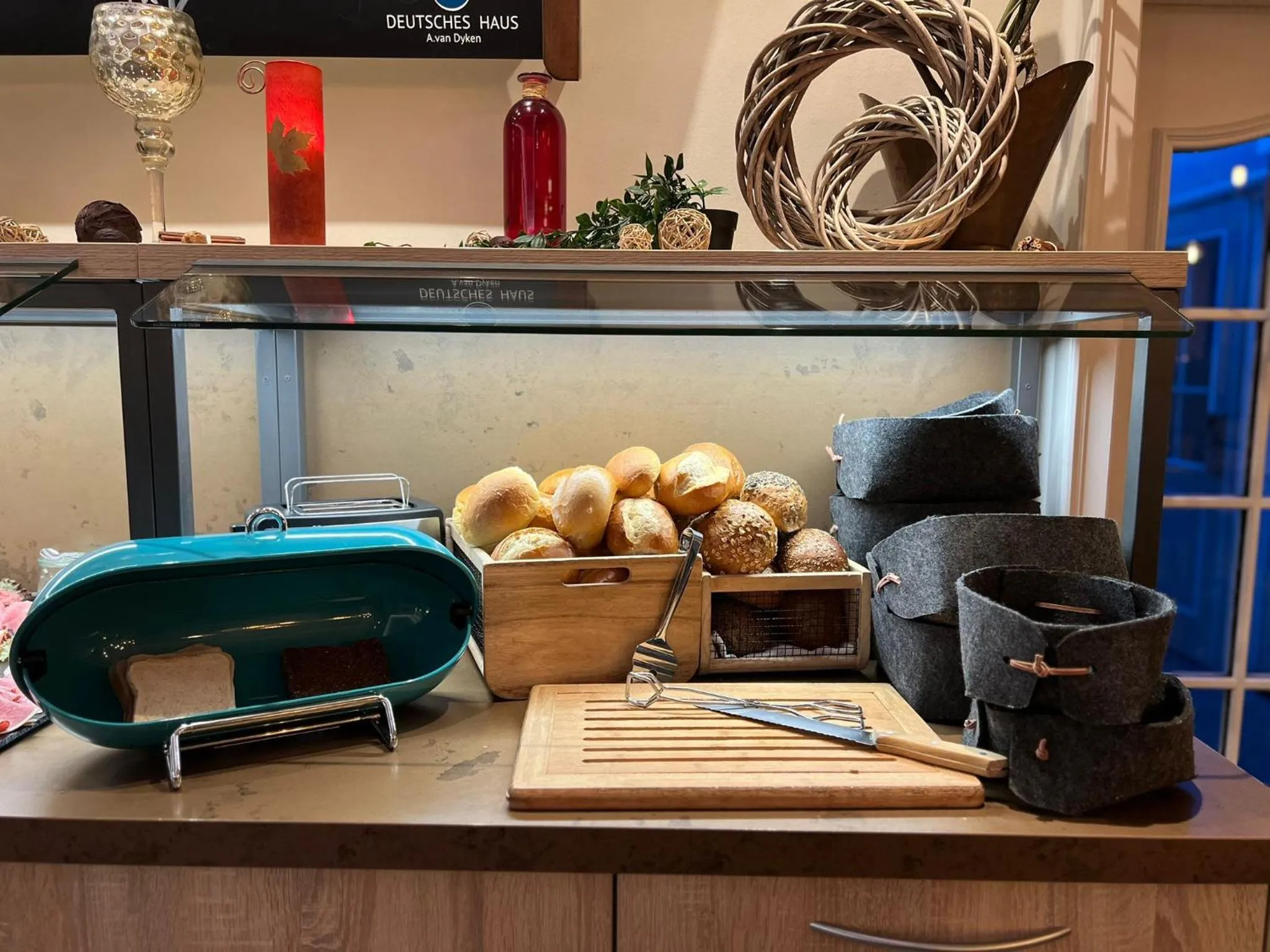 Buffet breakfast in Hotel DH -Deutsches Haus-