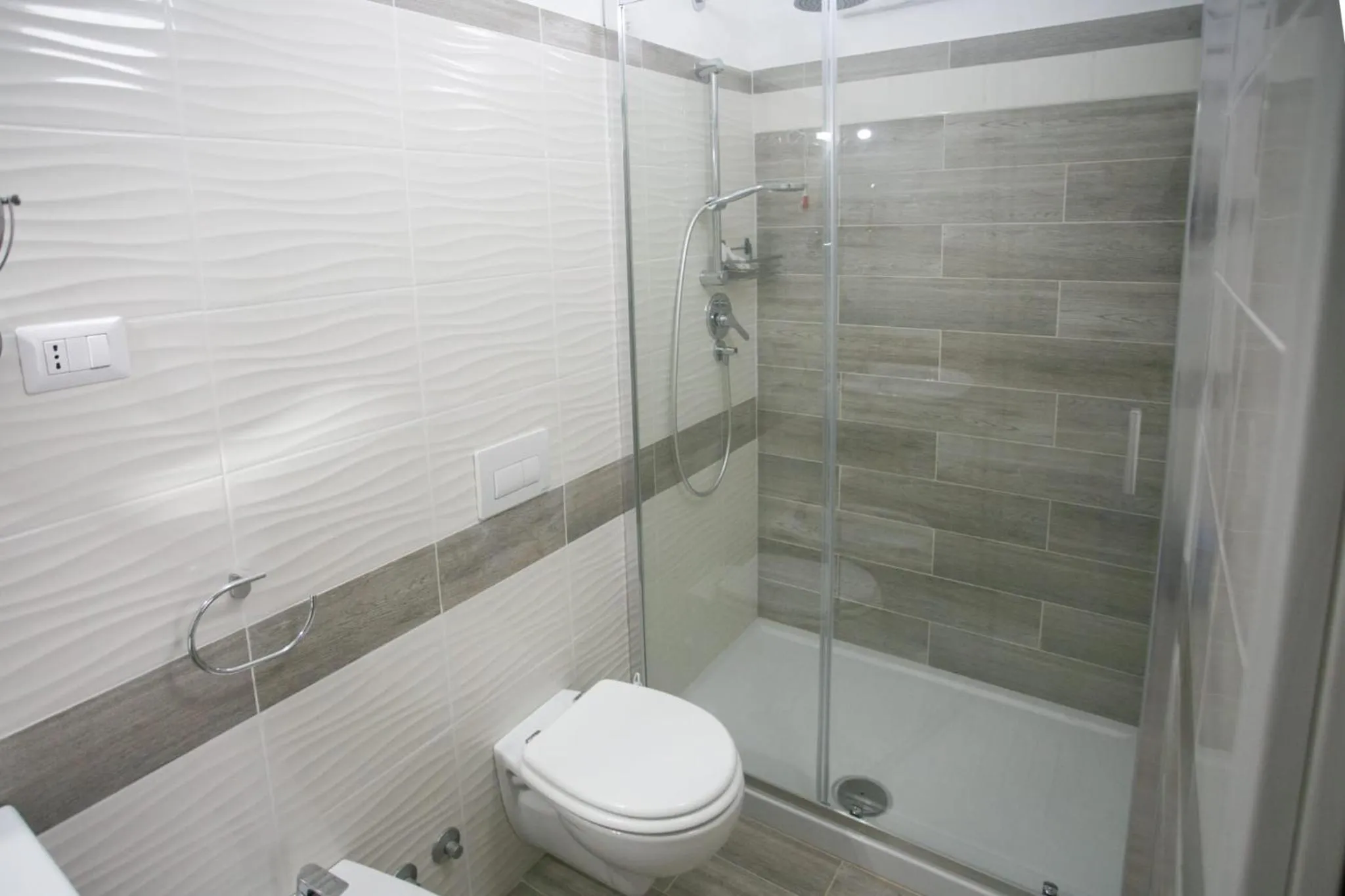 Shower in B&B Leonida