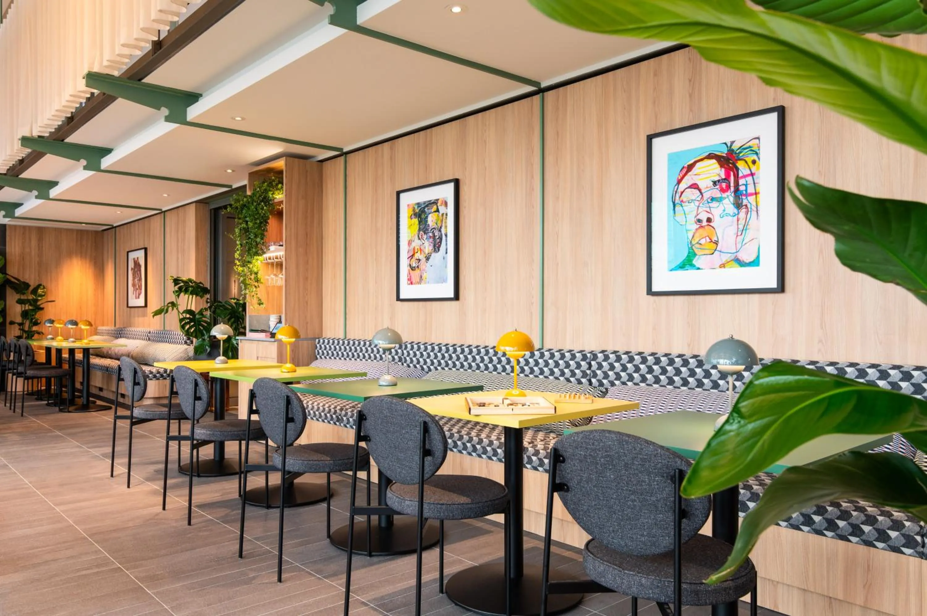 Restaurant/places to eat in TRIBE Düsseldorf