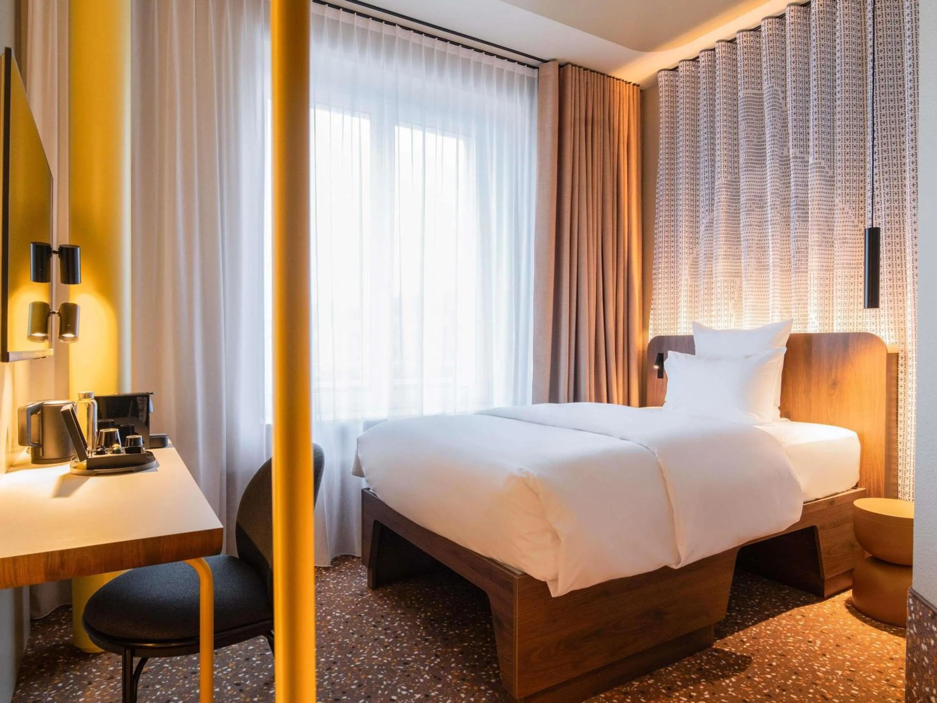 Bedroom, Bed in TRIBE Düsseldorf