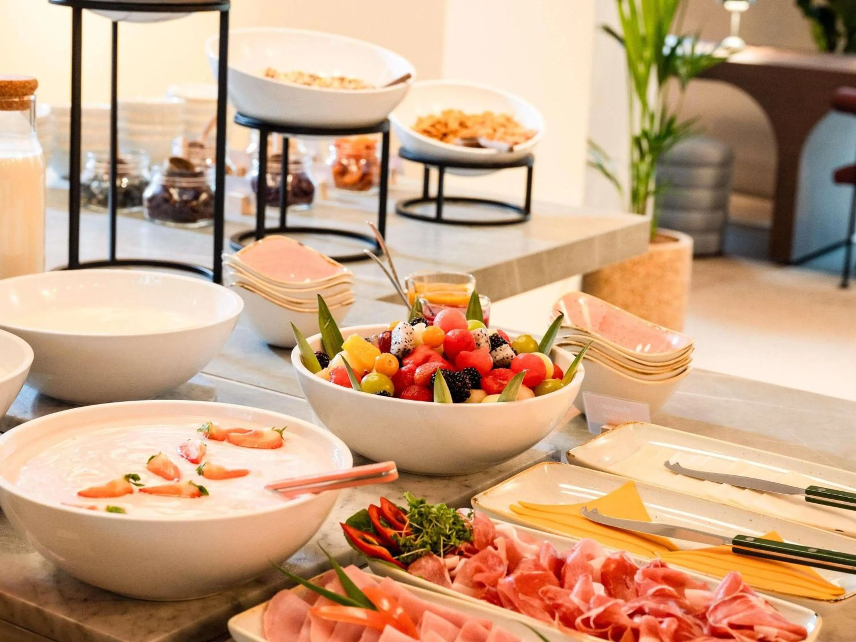 Restaurant/places to eat in TRIBE Düsseldorf