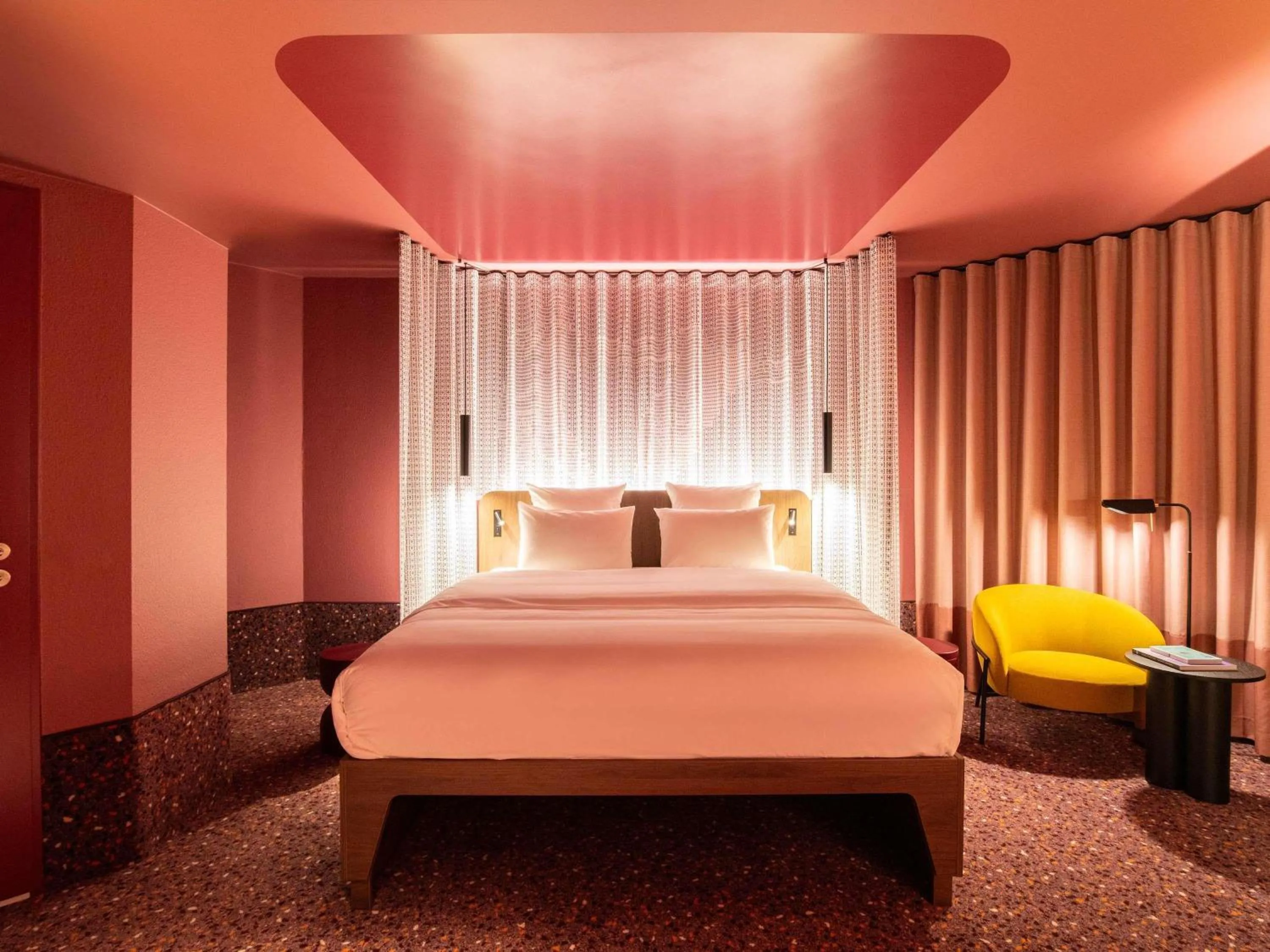 Bedroom, Bed in TRIBE Düsseldorf