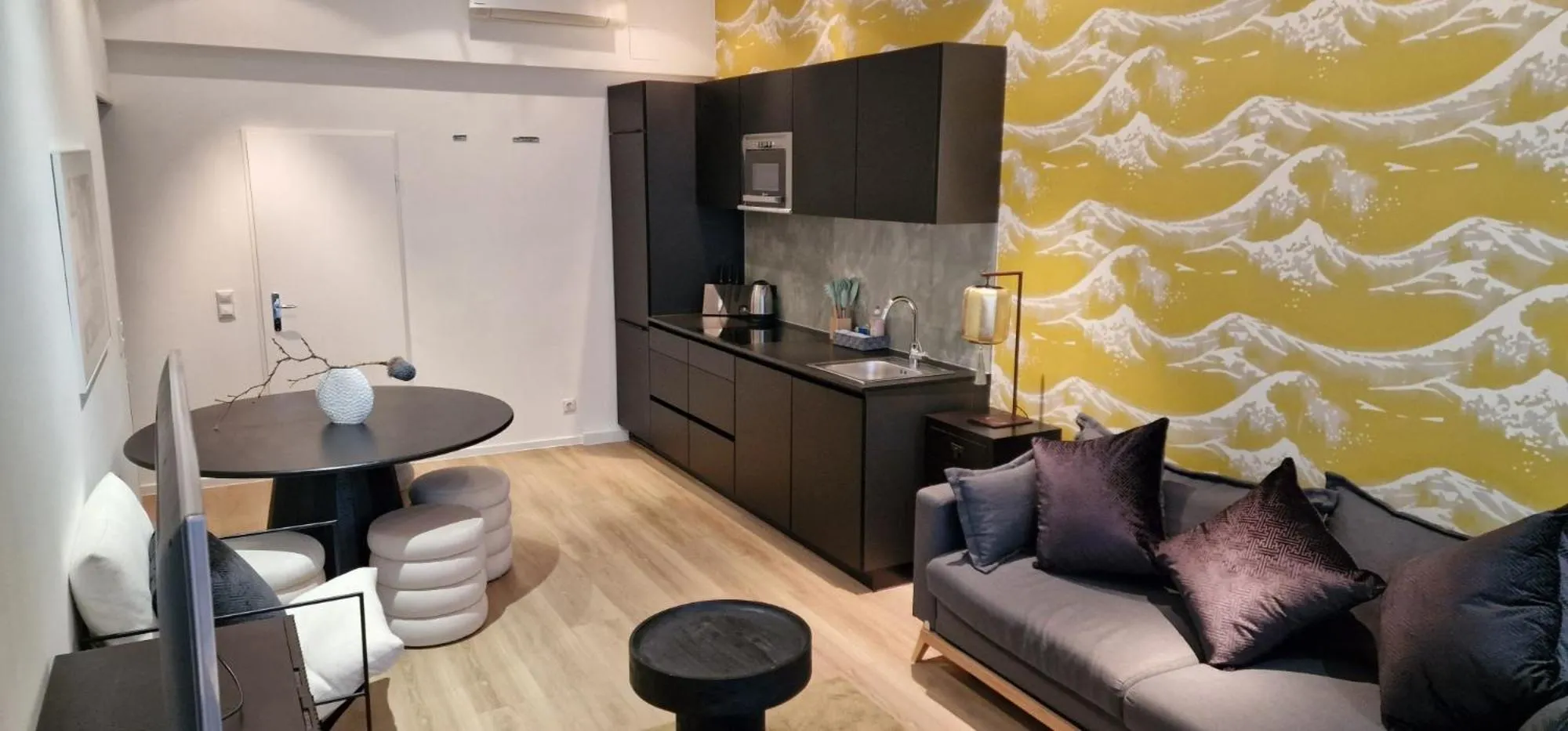 Kitchen or kitchenette in The Suite Hotel Garden