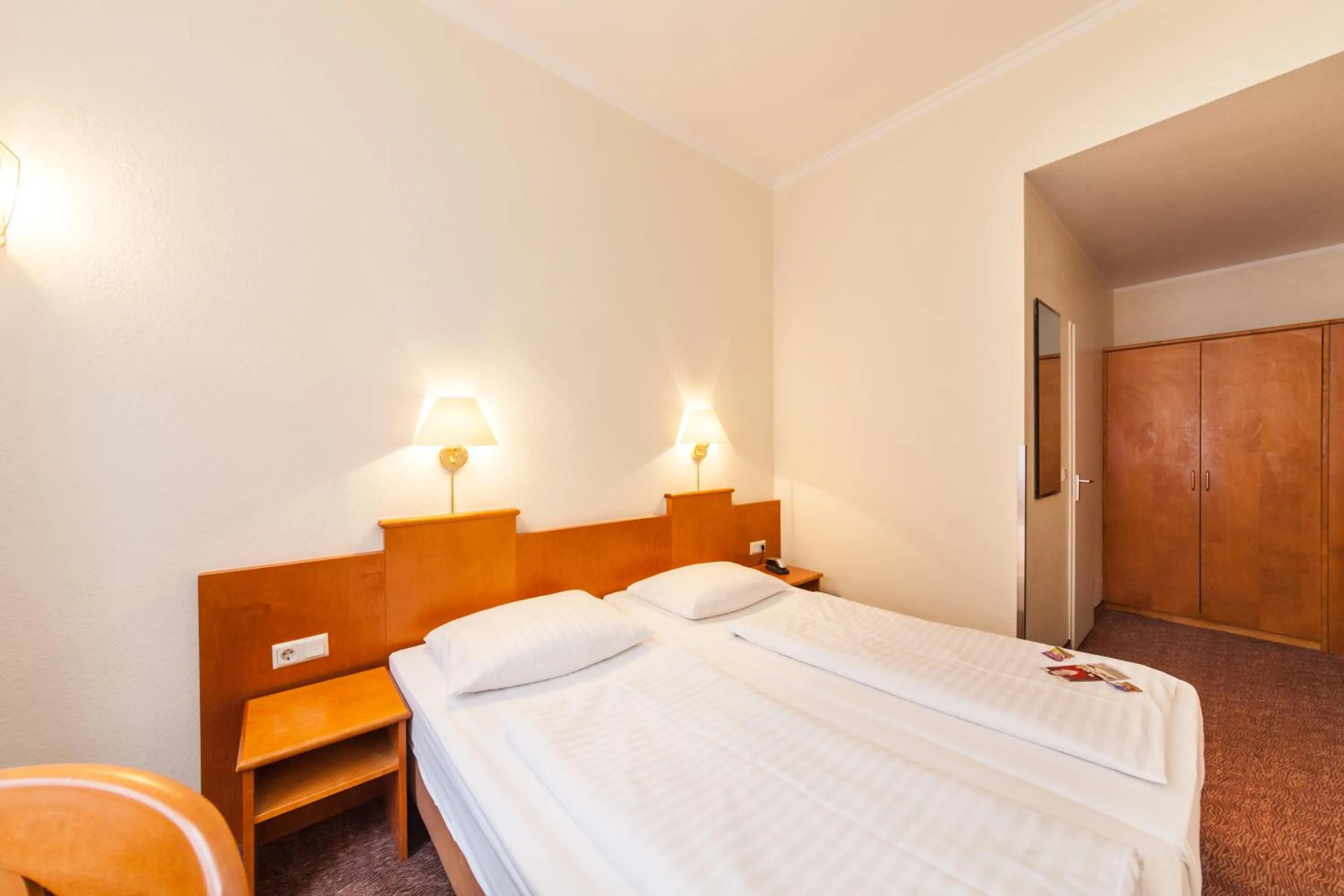 Photo of the whole room, Bed in Hotel Ahl Meerkatzen