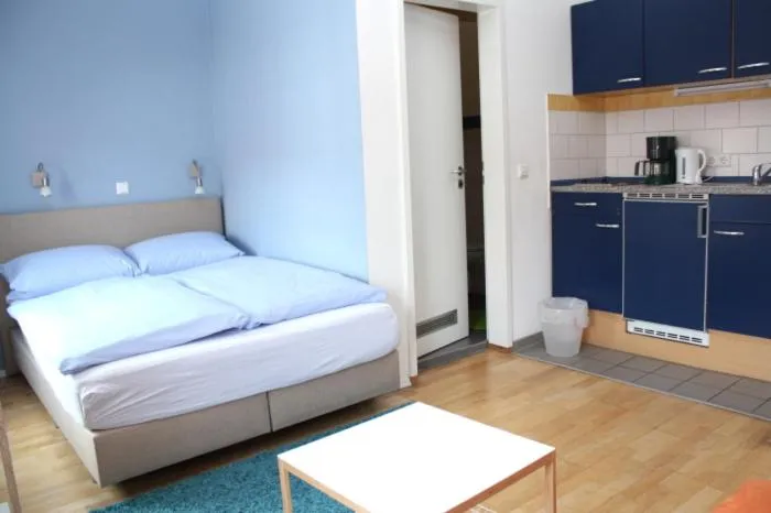 Kitchen or kitchenette, Bed in Townside Hostel Bremen