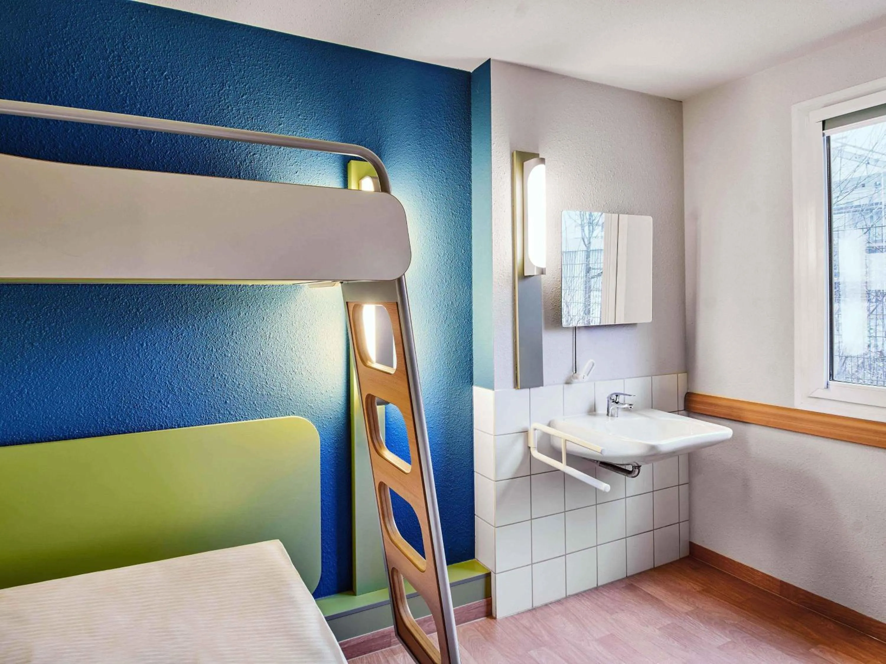 Bathroom, Bed in B&B HOTEL Bremen-Süd