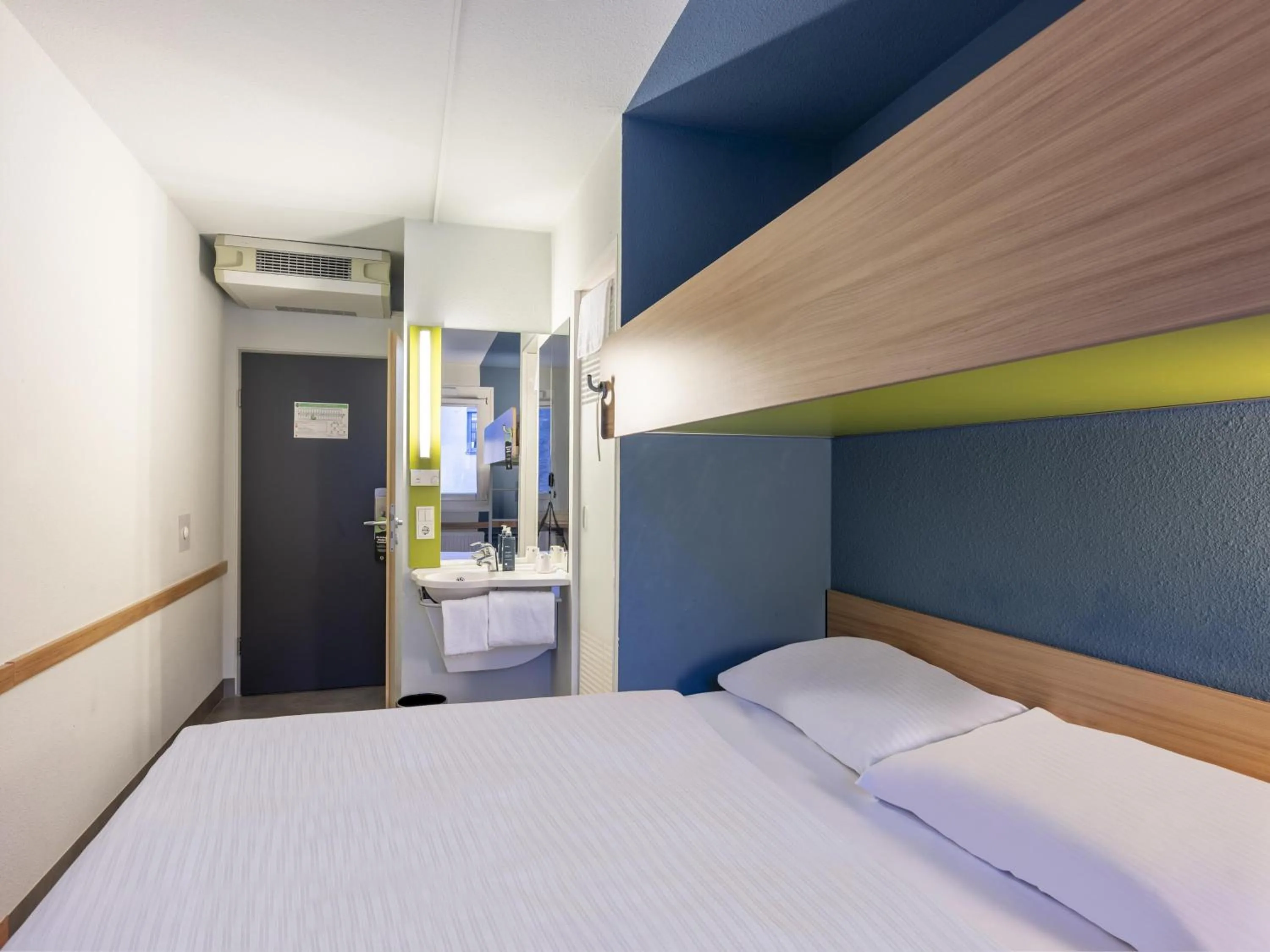 Photo of the whole room, Bed in ibis budget Bremen City Süd