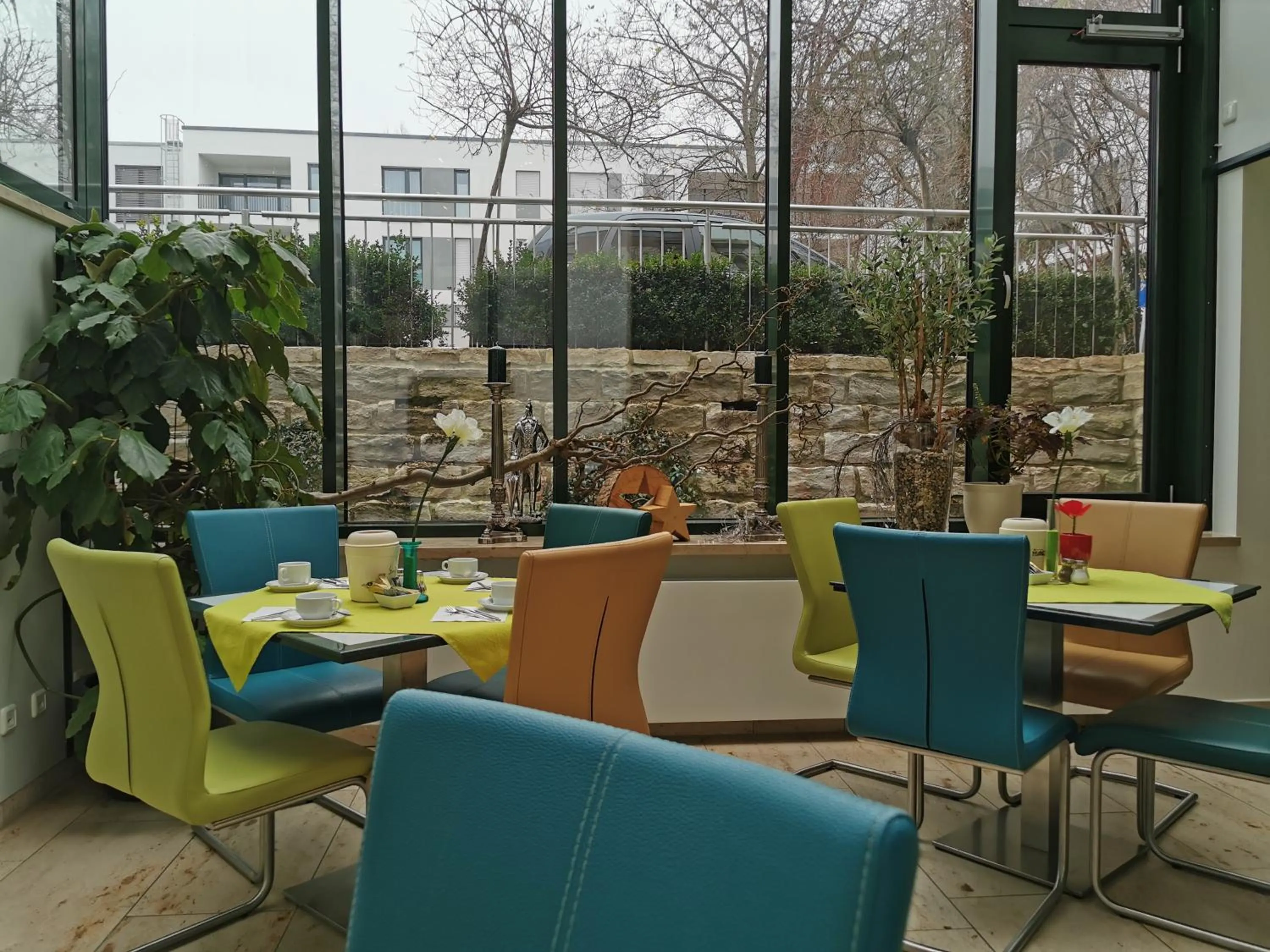 Restaurant/places to eat in Hotel Cristal