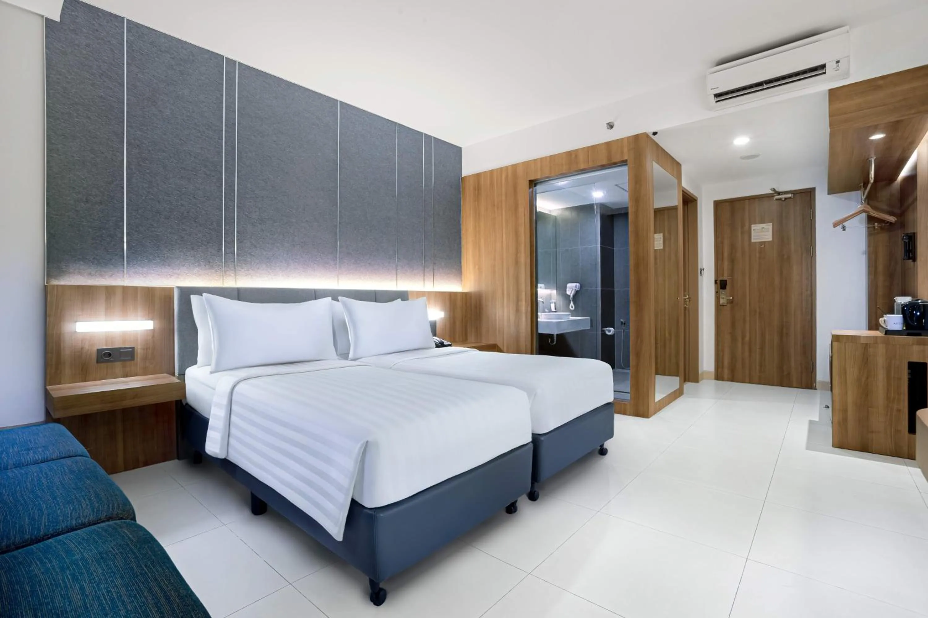 Bedroom, Bed in Aston Sidoarjo City Hotel & Conference Center
