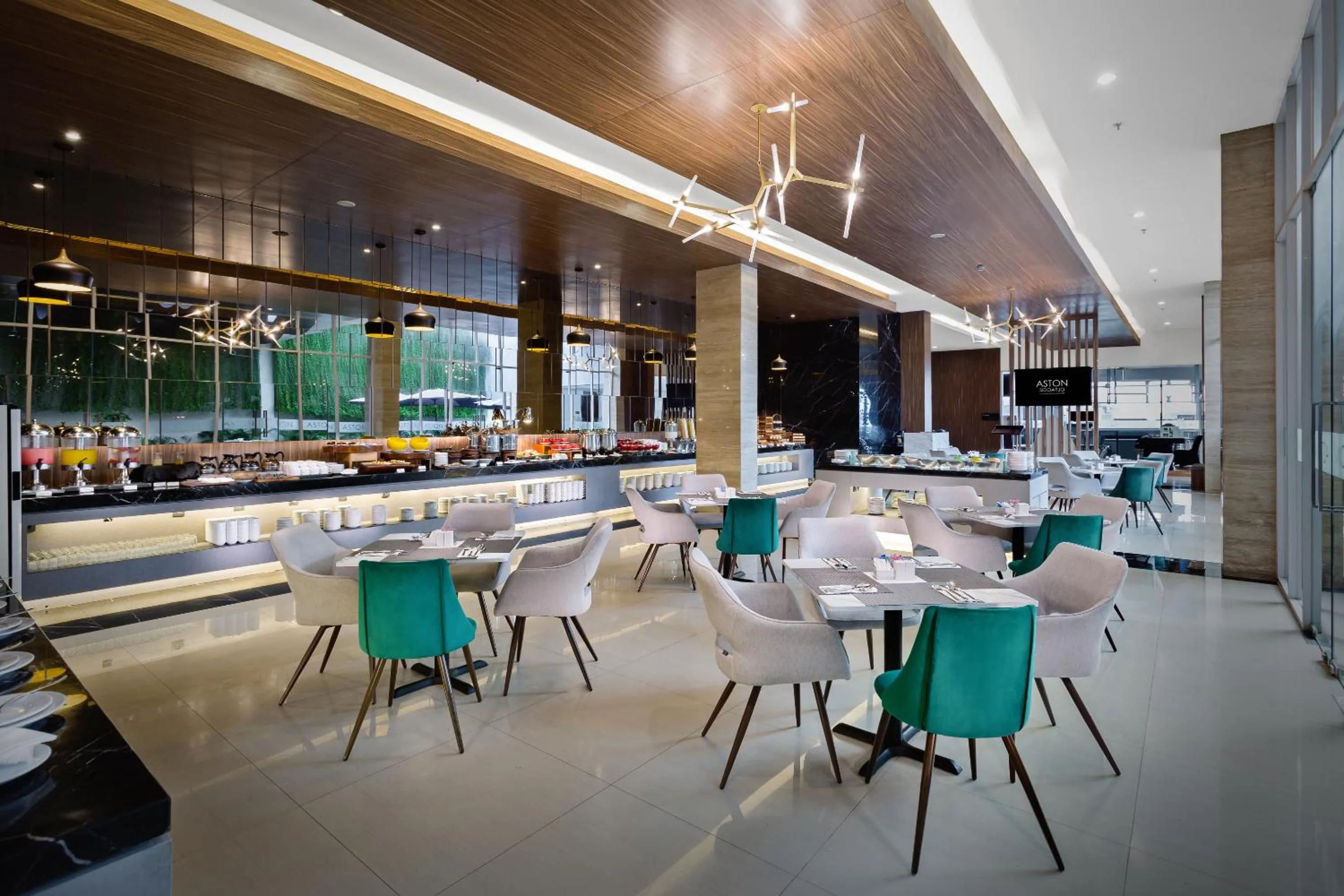 Restaurant/places to eat in Aston Sidoarjo City Hotel & Conference Center