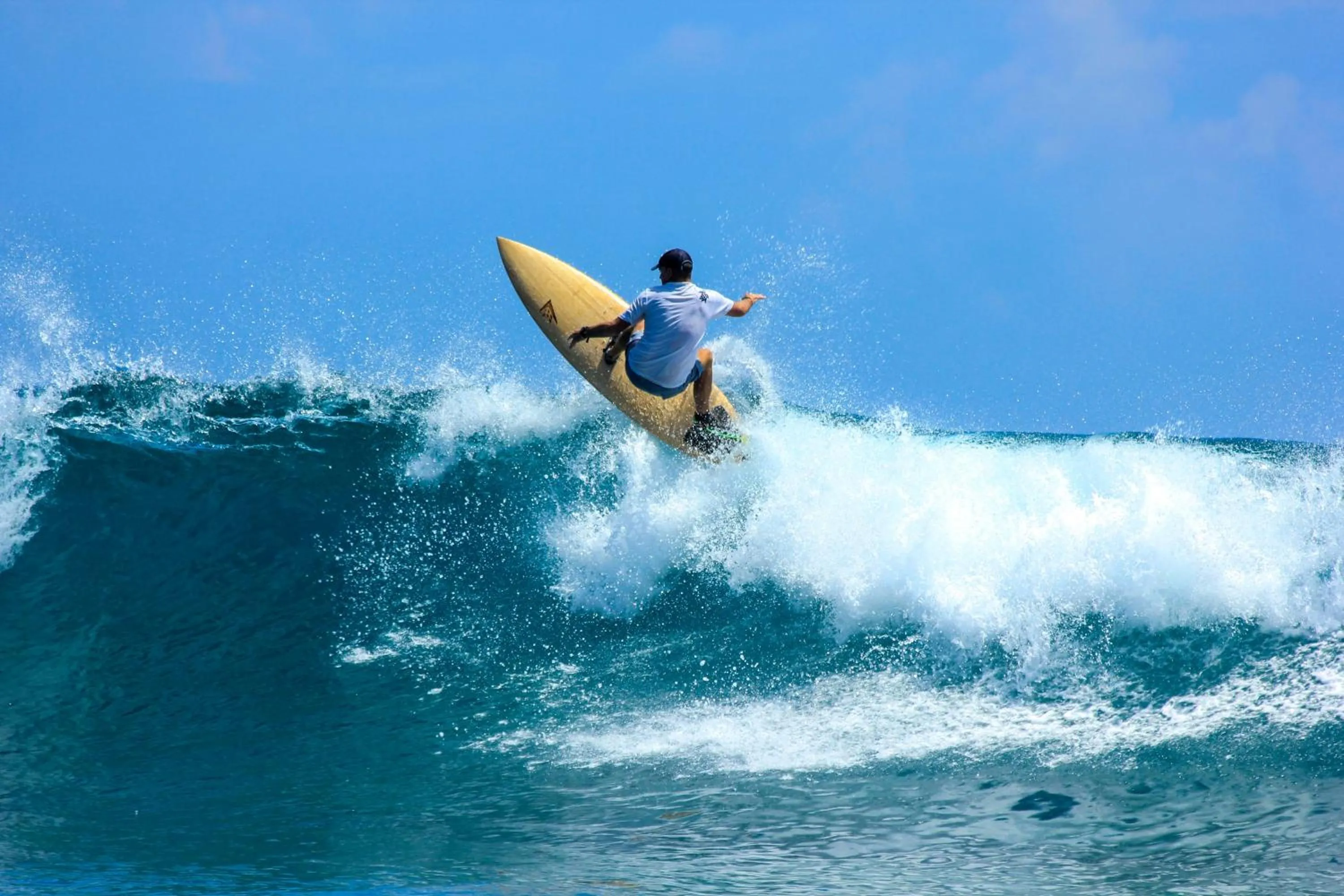 Windsurfing in Mi Lugar Maldives