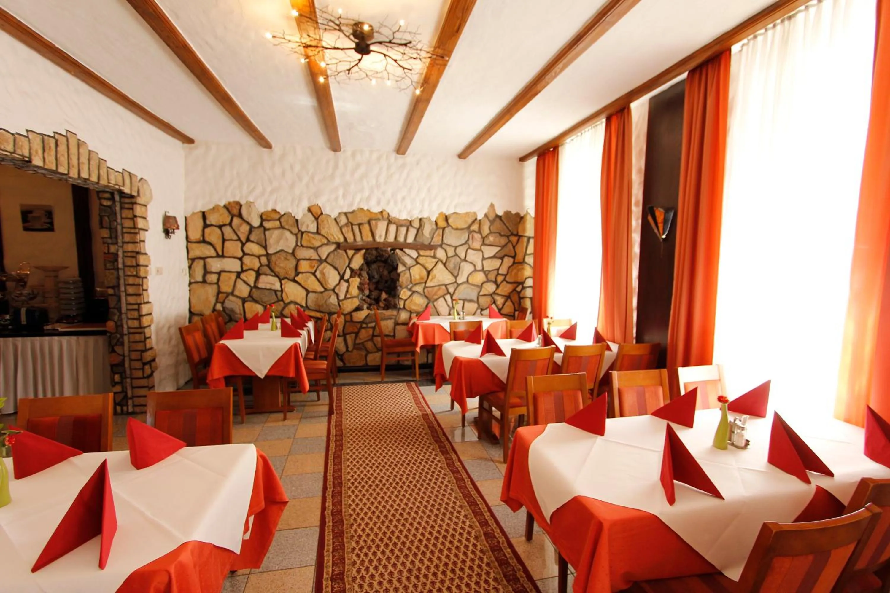 Restaurant/places to eat in Hotel Adria Stuben