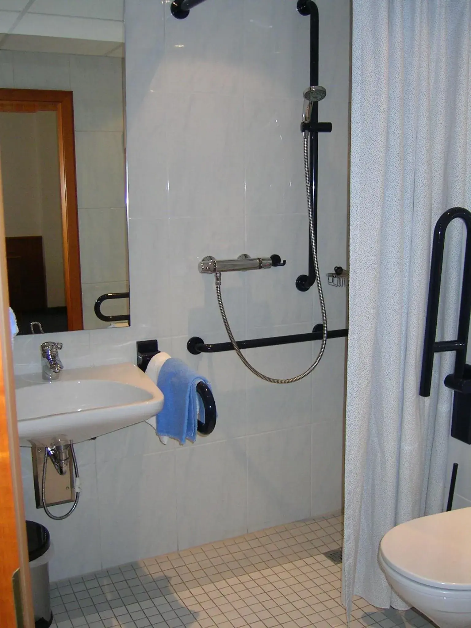 Standard Double Room in Heidehotel Bad Bevensen Standard Double Room in Heidehotel Bad Bevensen