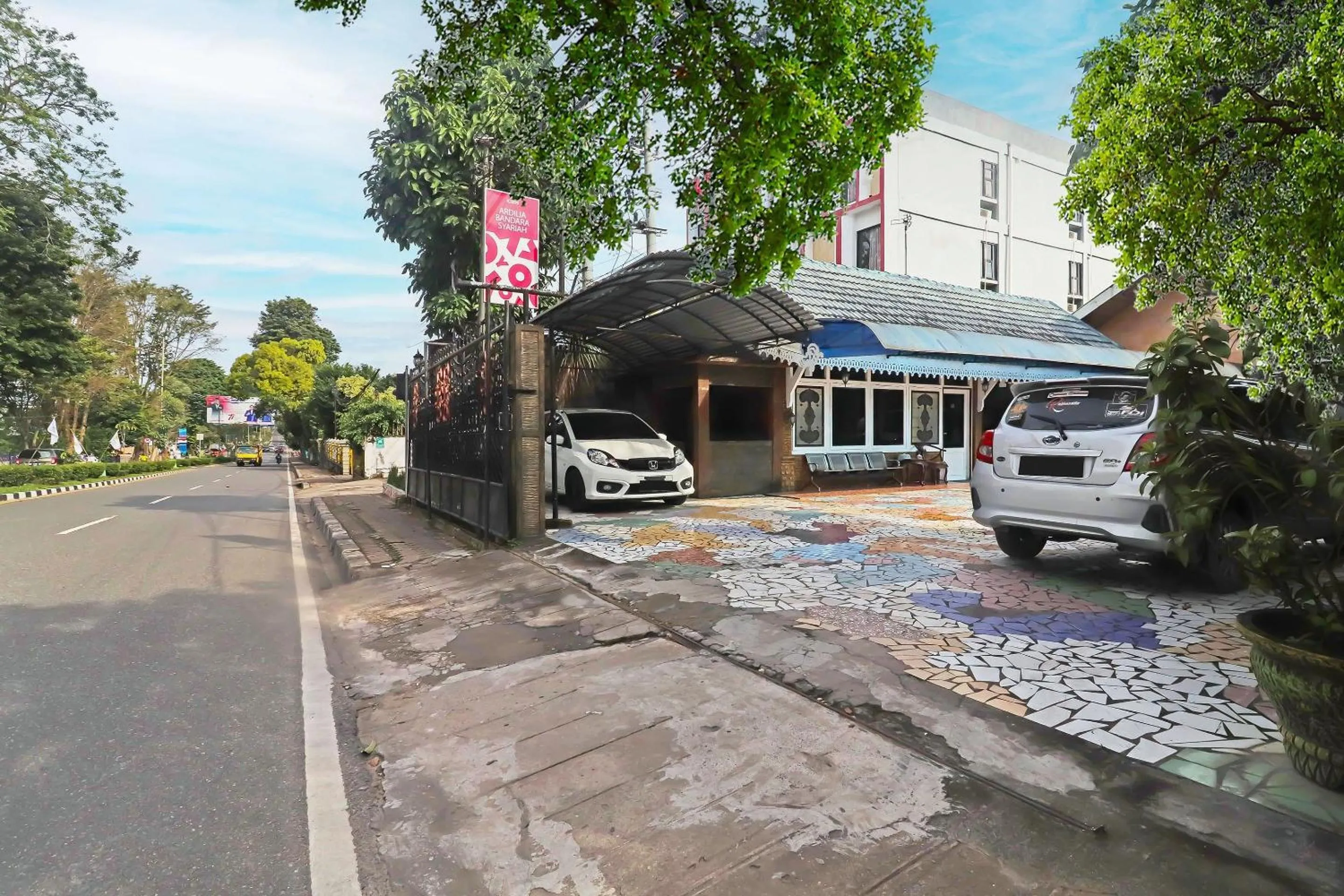 Facade/entrance in OYO 2899 Ardilia Bandara Syariah