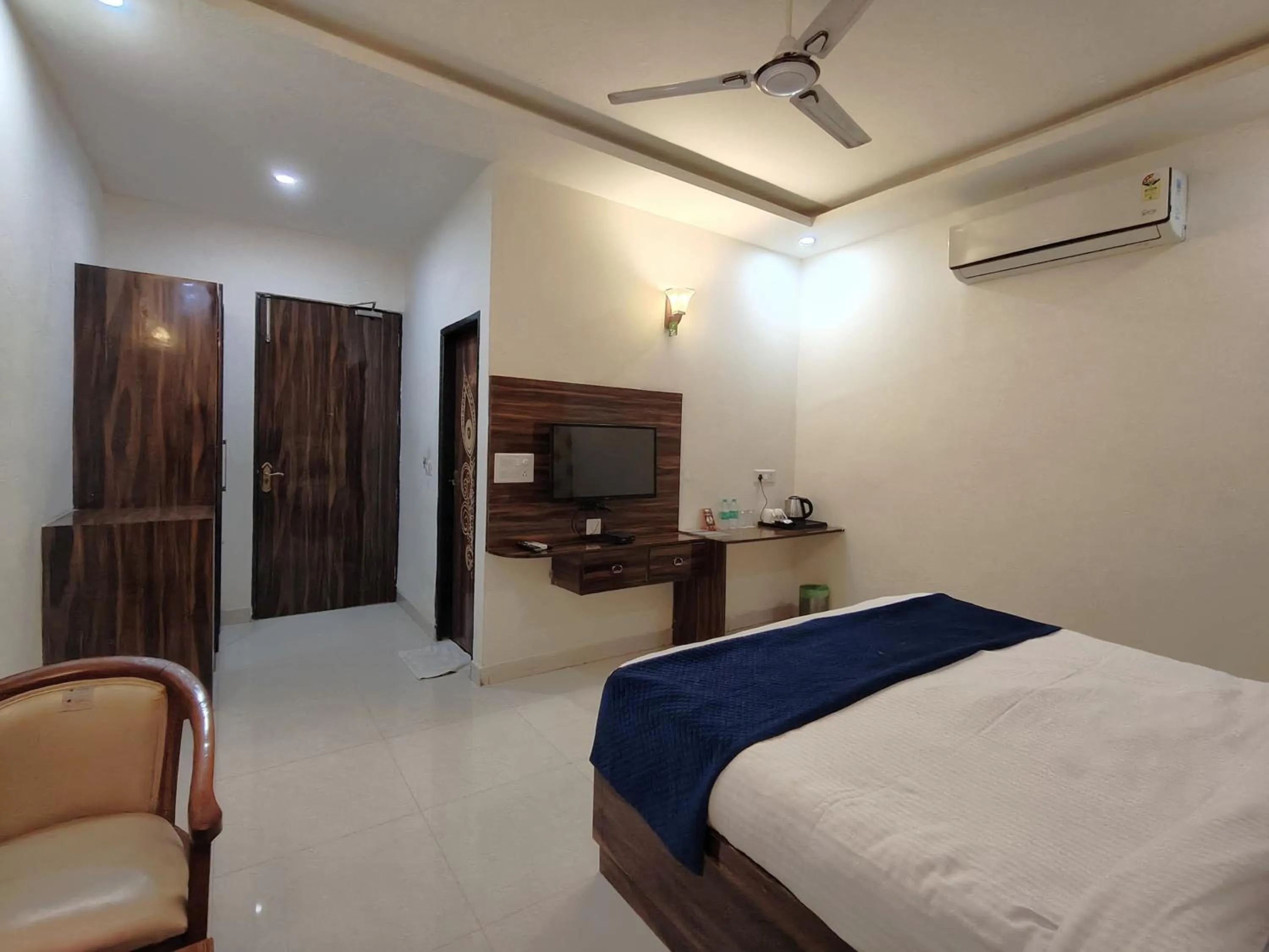Bedroom, Bed in Dwelling Residency