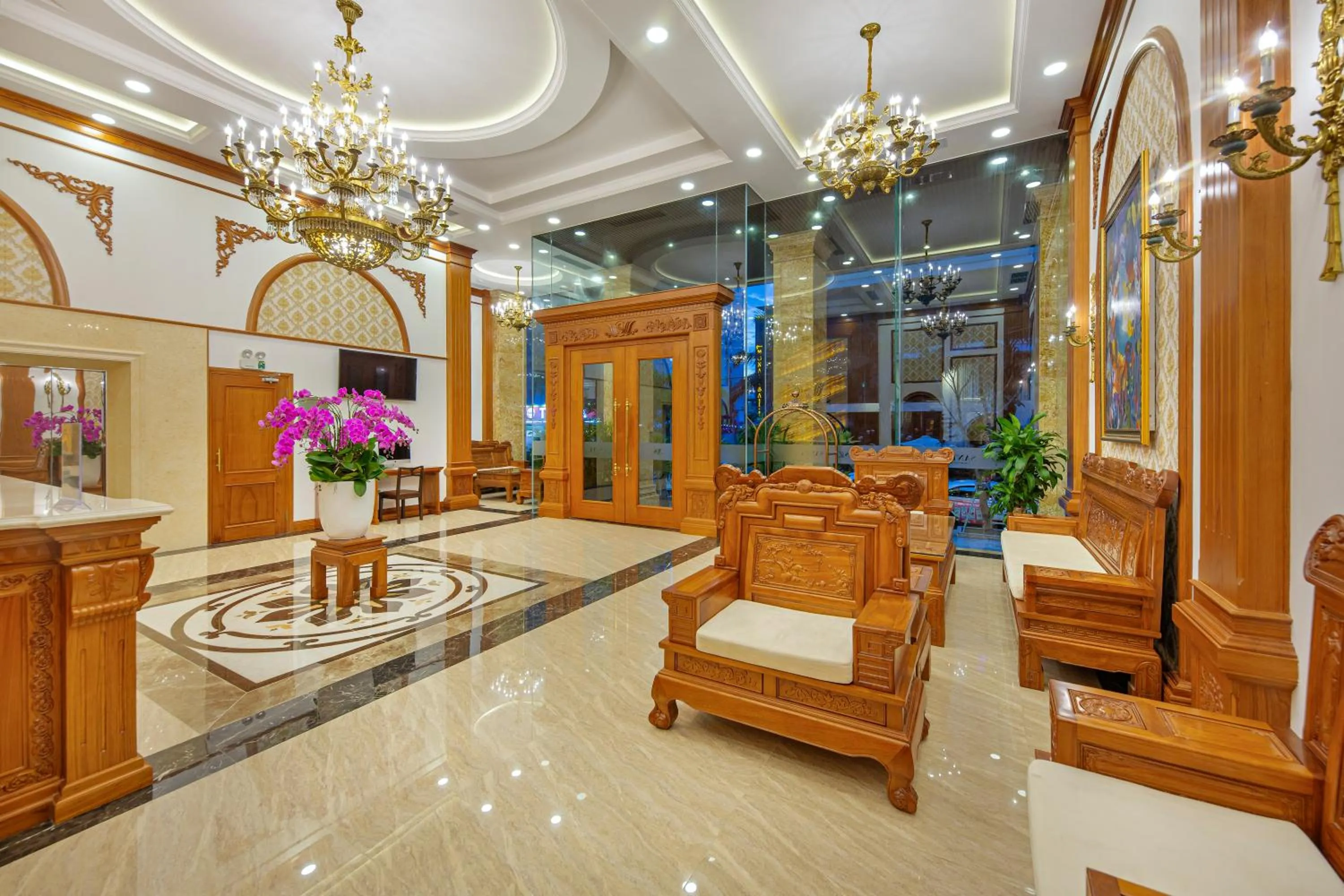Lobby or reception in Santa Luxury Hotel
