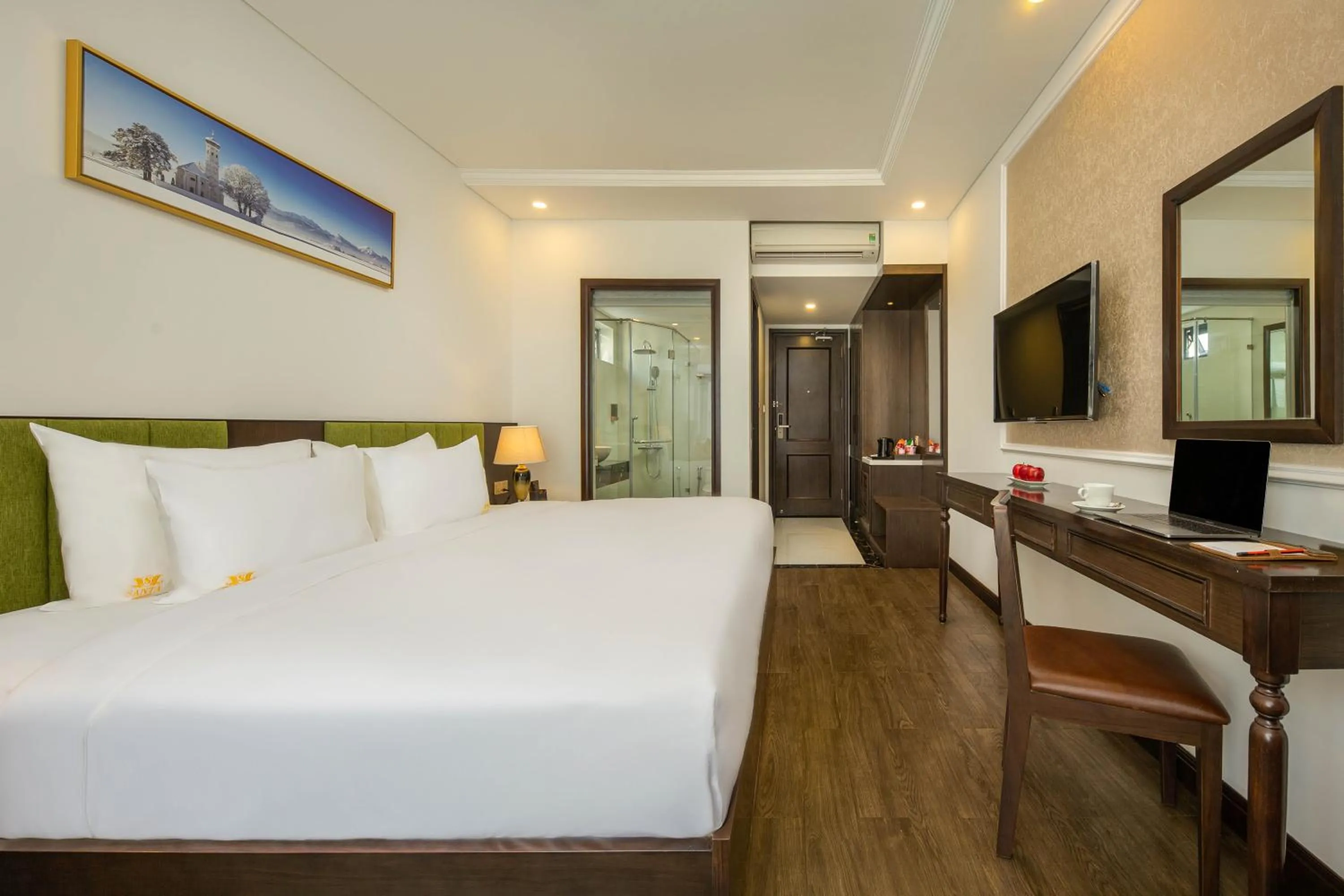 TV and multimedia, Bed in Santa Luxury Hotel