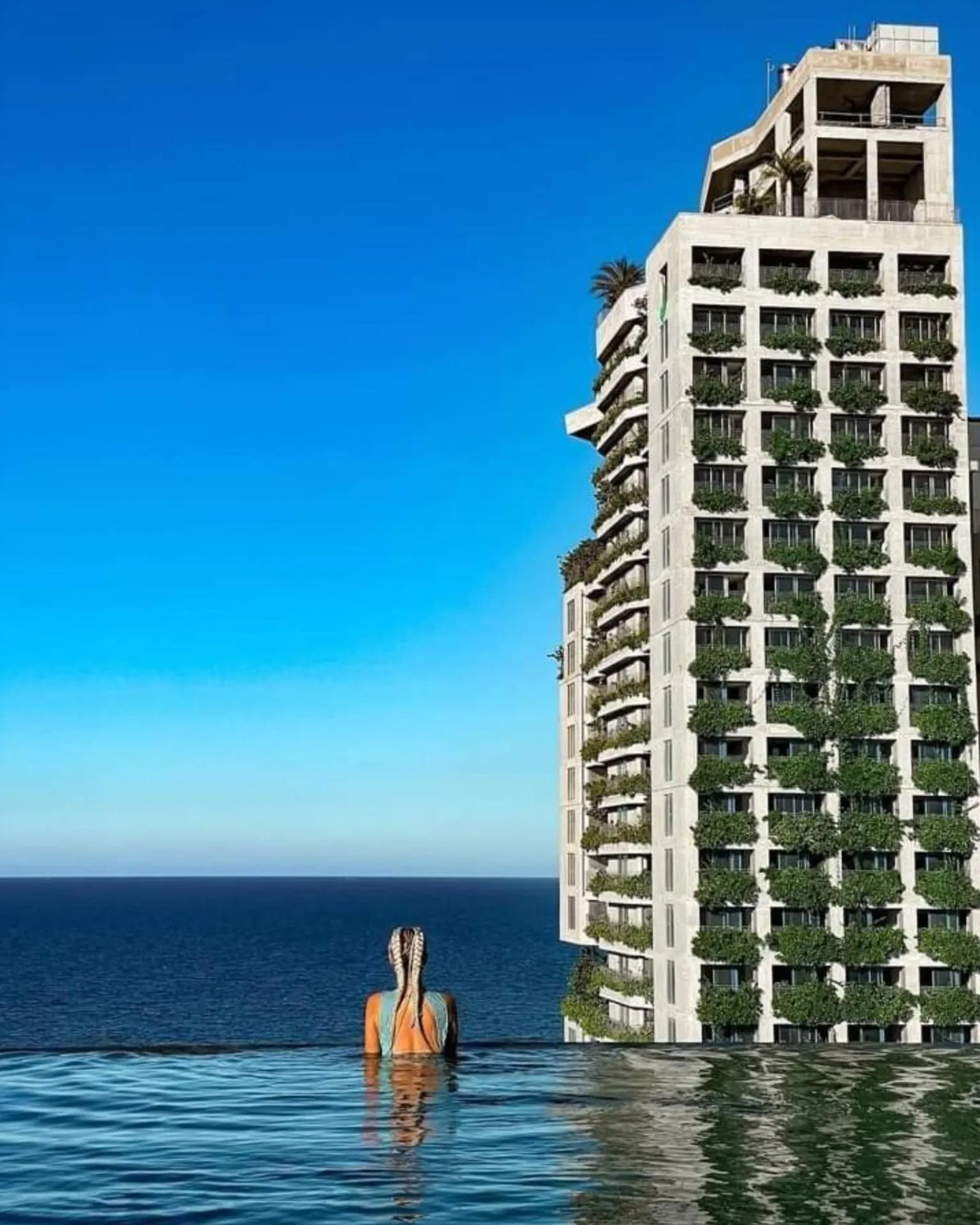 Swimming pool in Santa Luxury Hotel