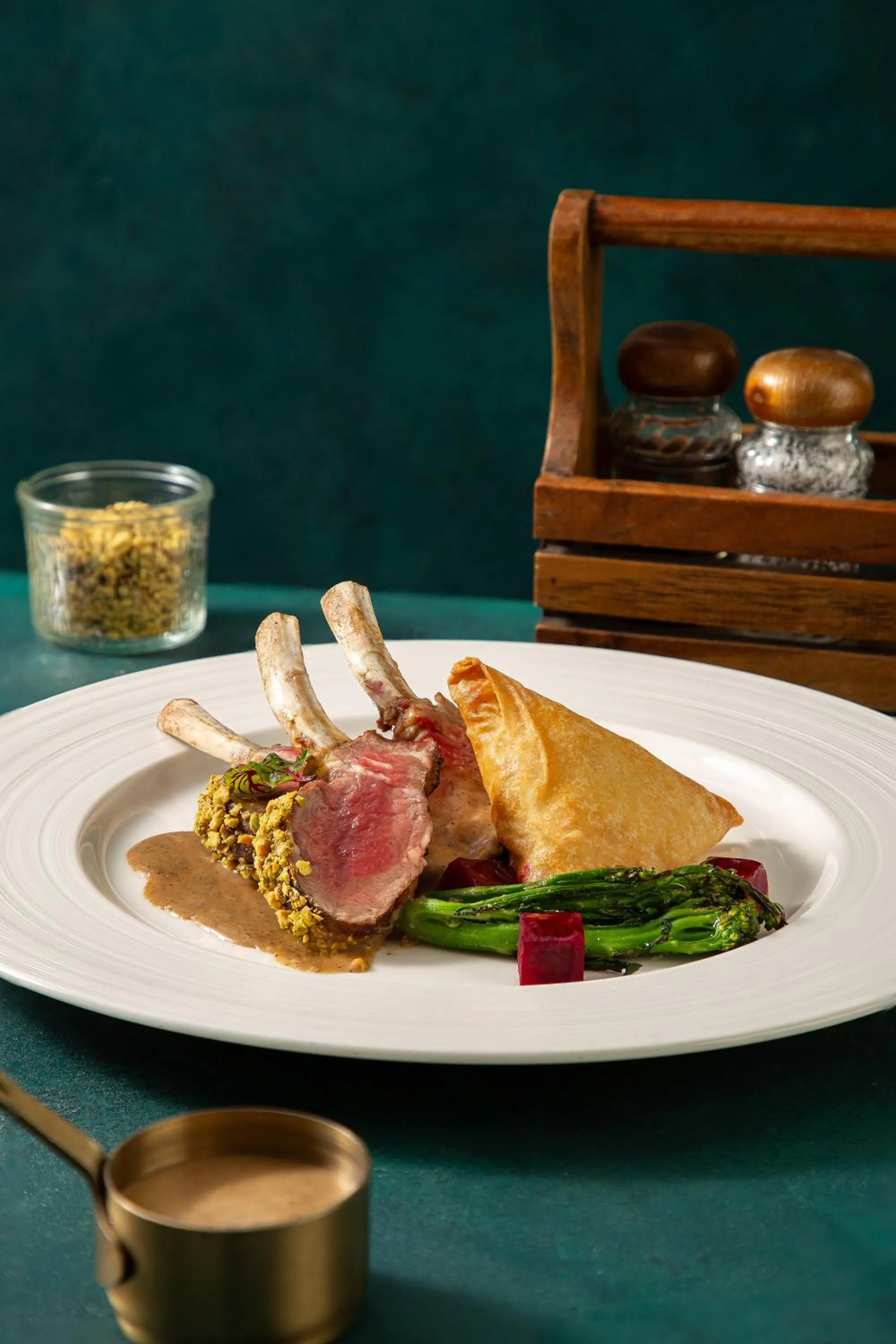 Restaurant/places to eat in Peridot Grand Luxury Boutique Hotel