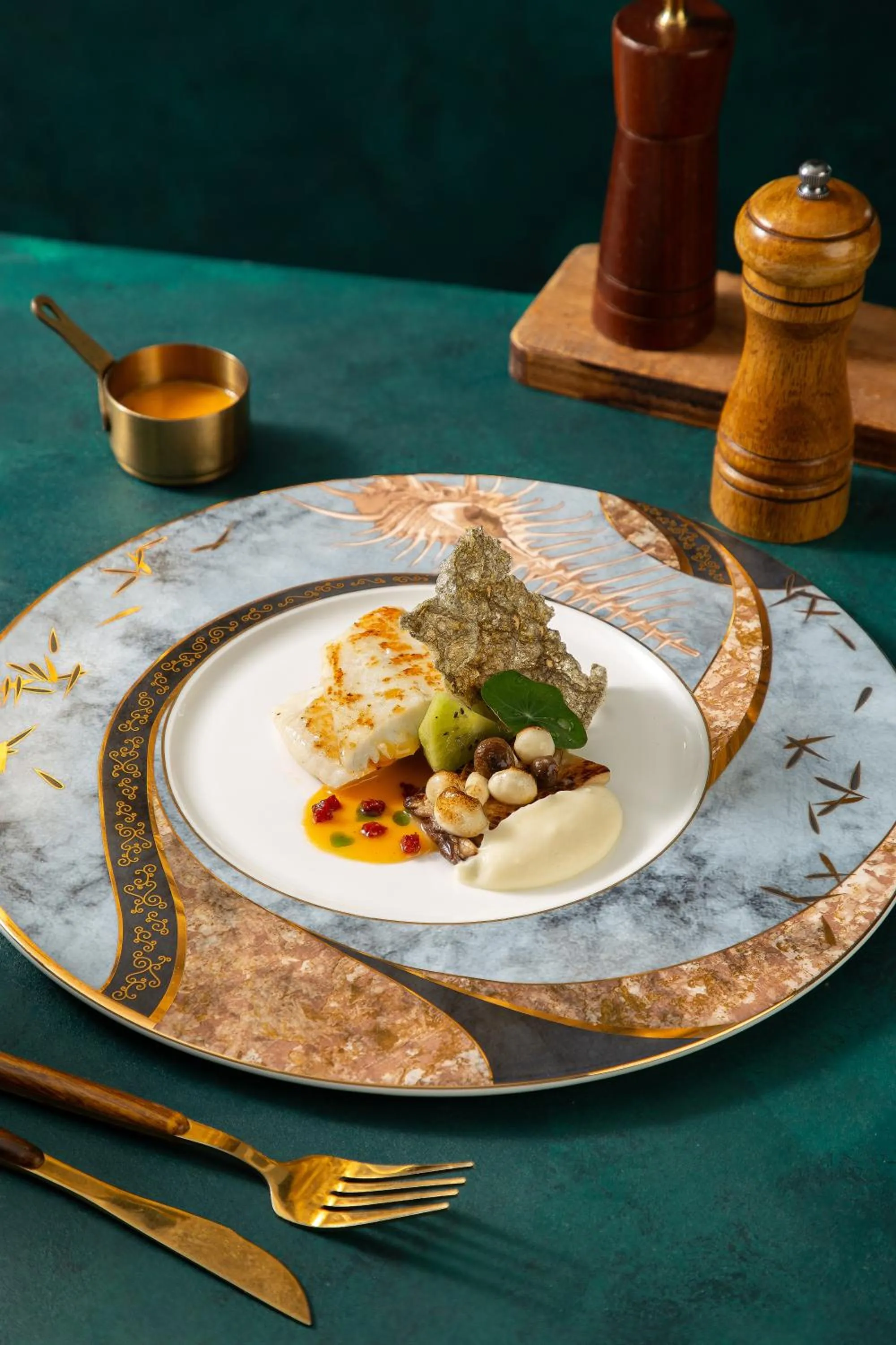 Restaurant/places to eat in Peridot Grand Luxury Boutique Hotel