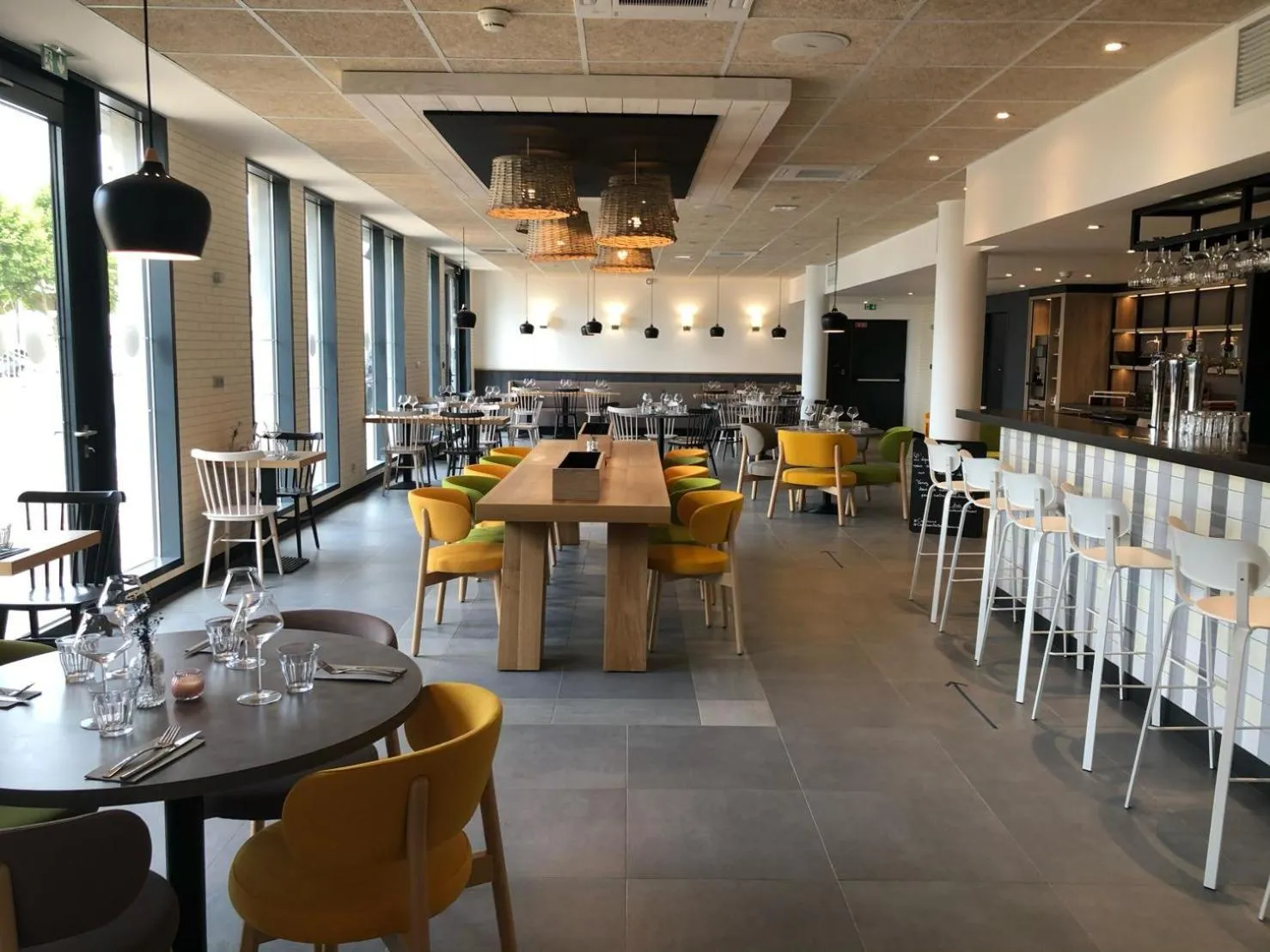 Lounge or bar in Campanile PRIME - Rungis Orly