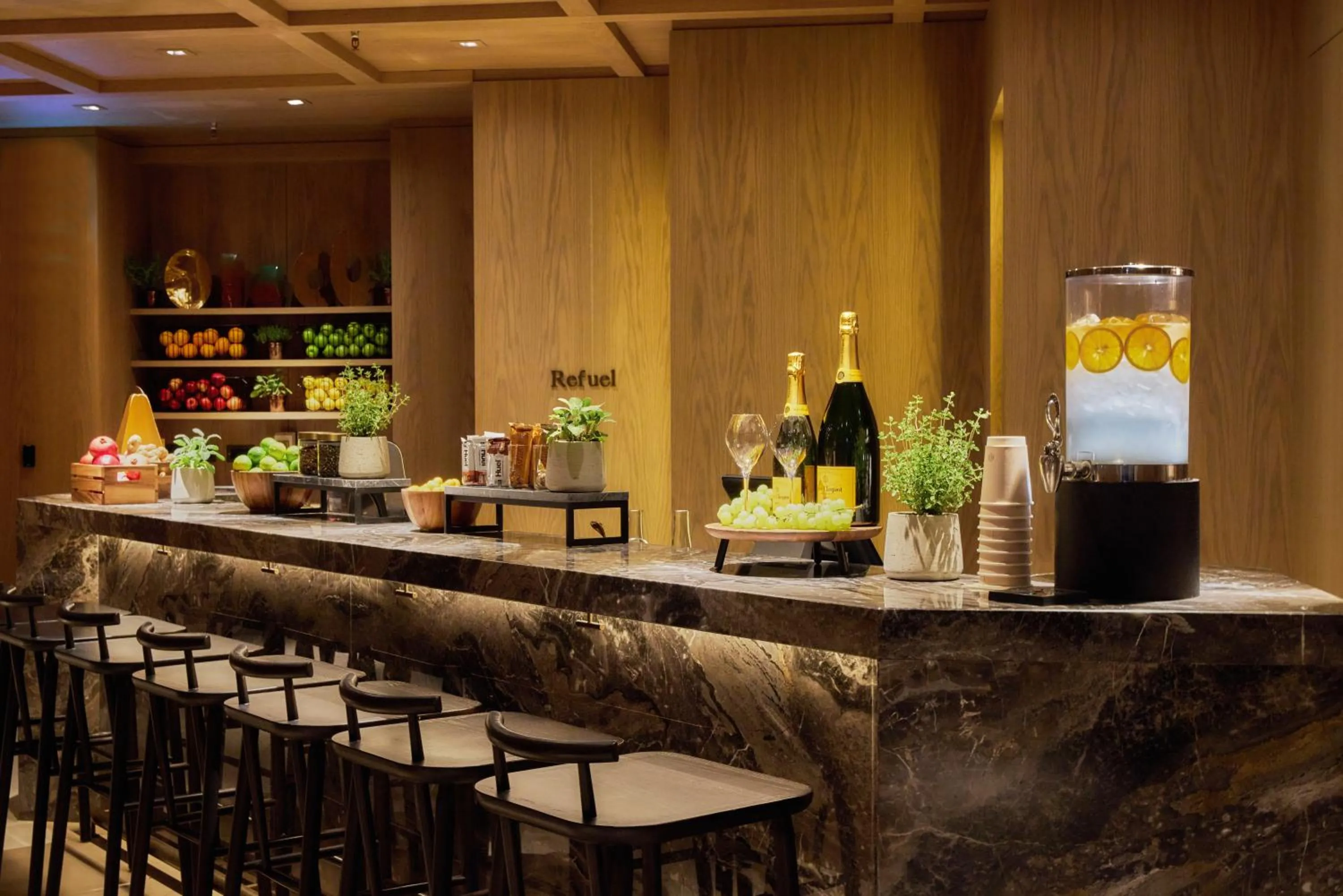 Lounge or bar in The Londoner