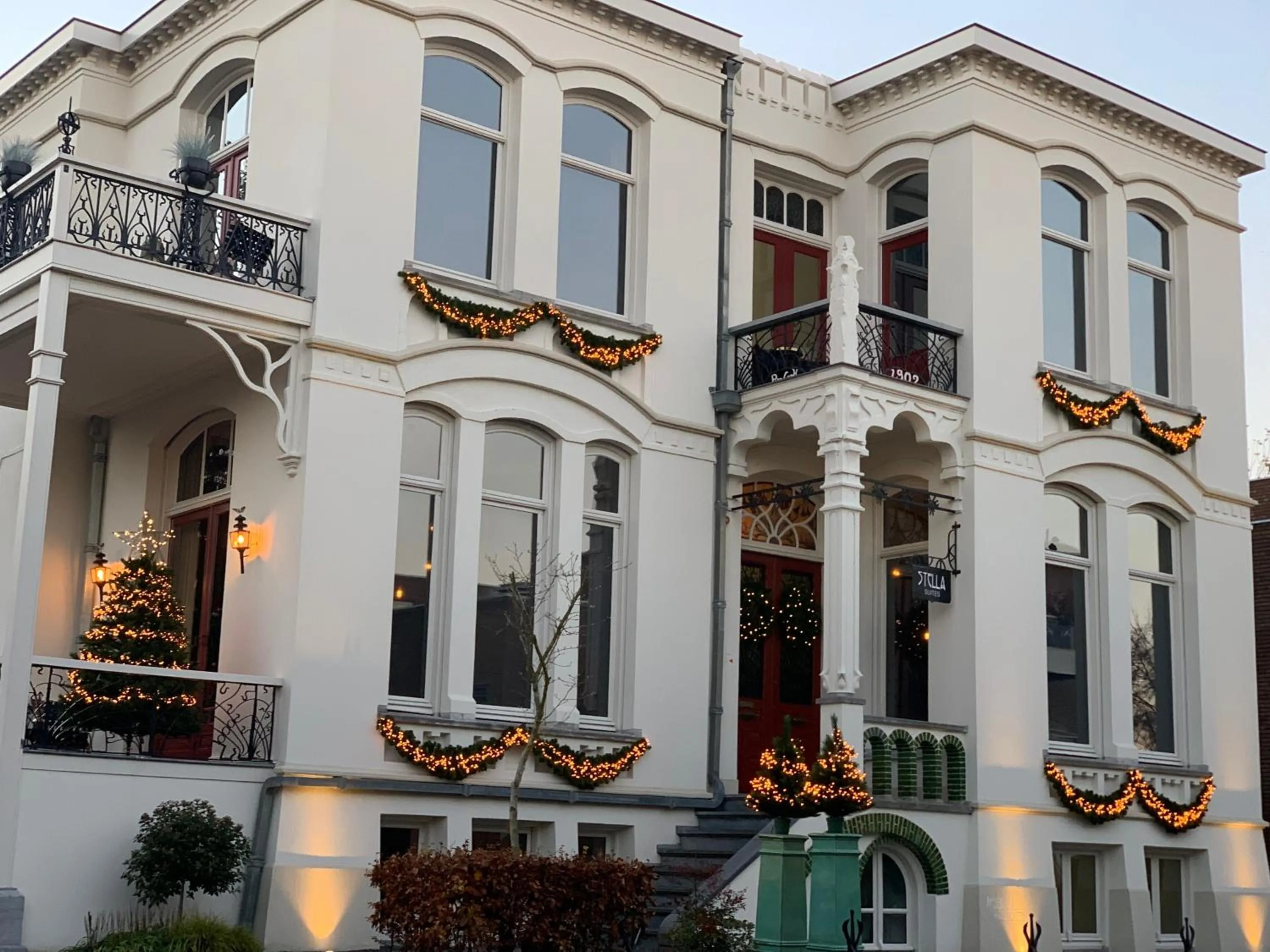 Winter in Stella Suites Boutique Hotel