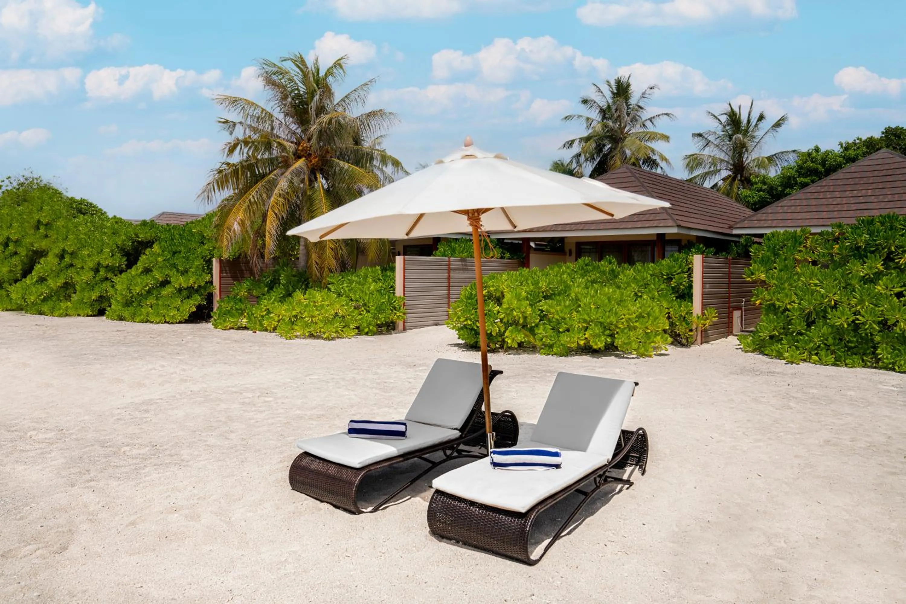 sunbed in Brennia Kottefaru Maldives