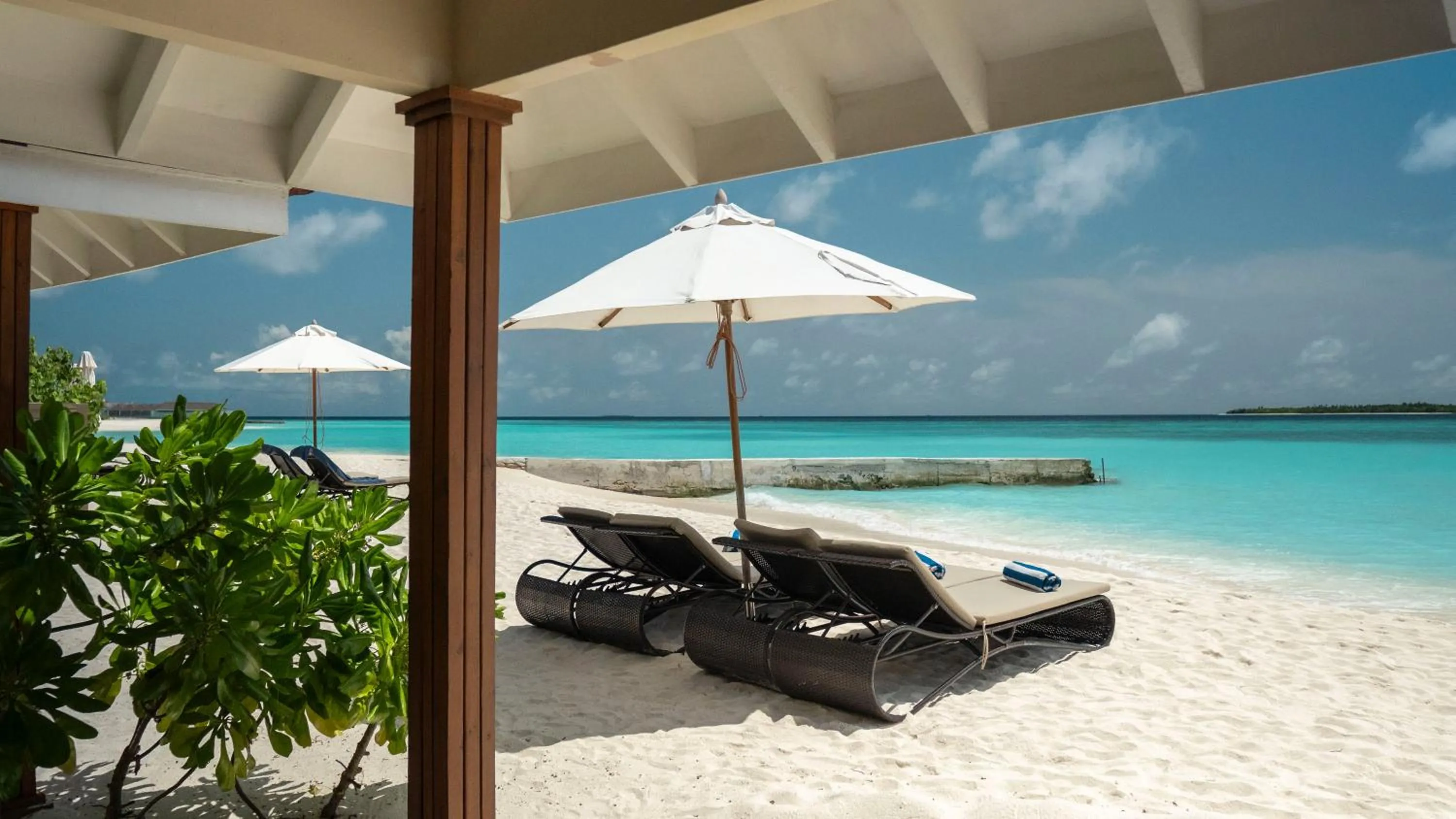 sunbed in Brennia Kottefaru Maldives