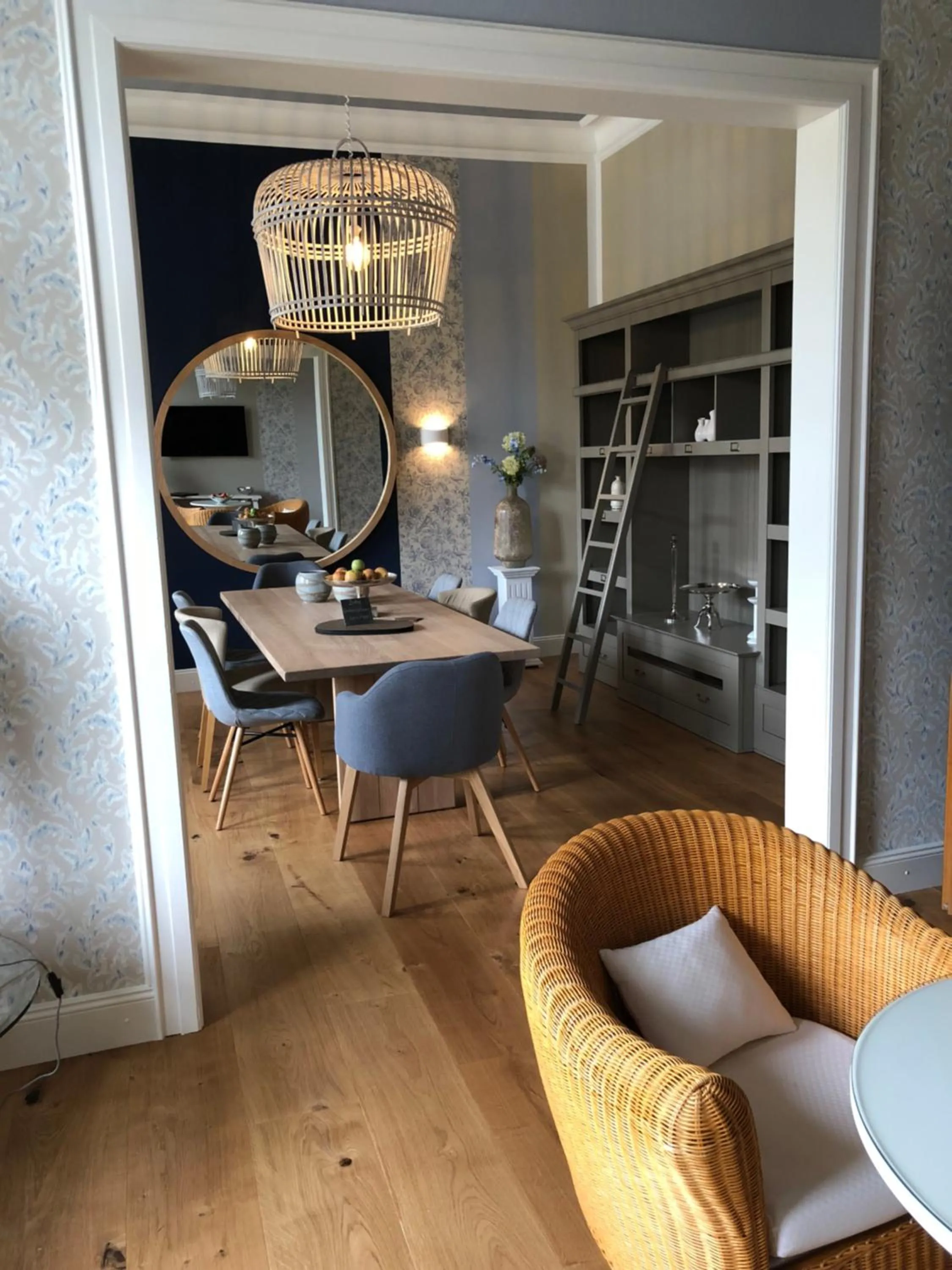 Communal lounge/ TV room in Hotel Ahrbella