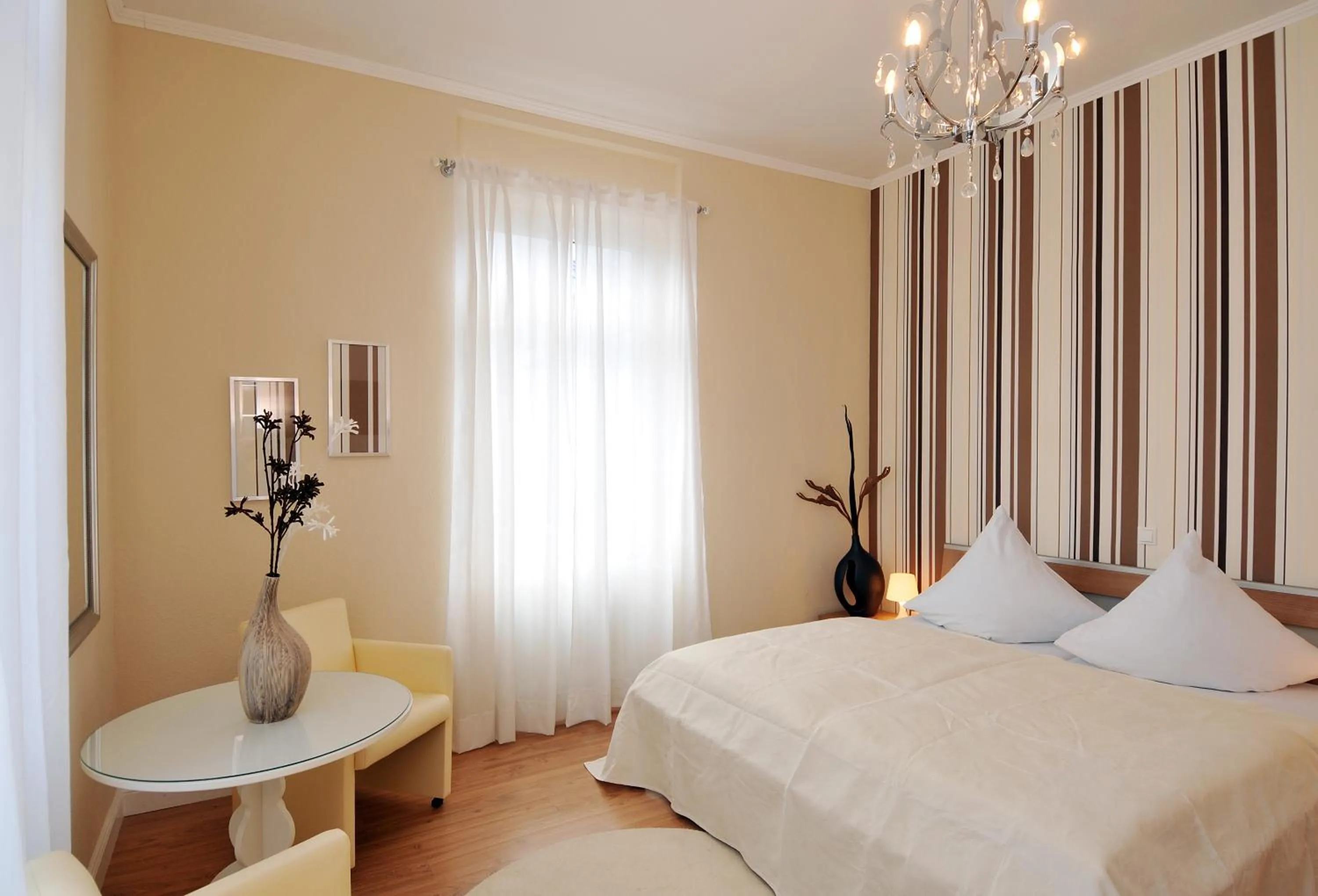 Seating area, Bed in Hotel Ahrbella