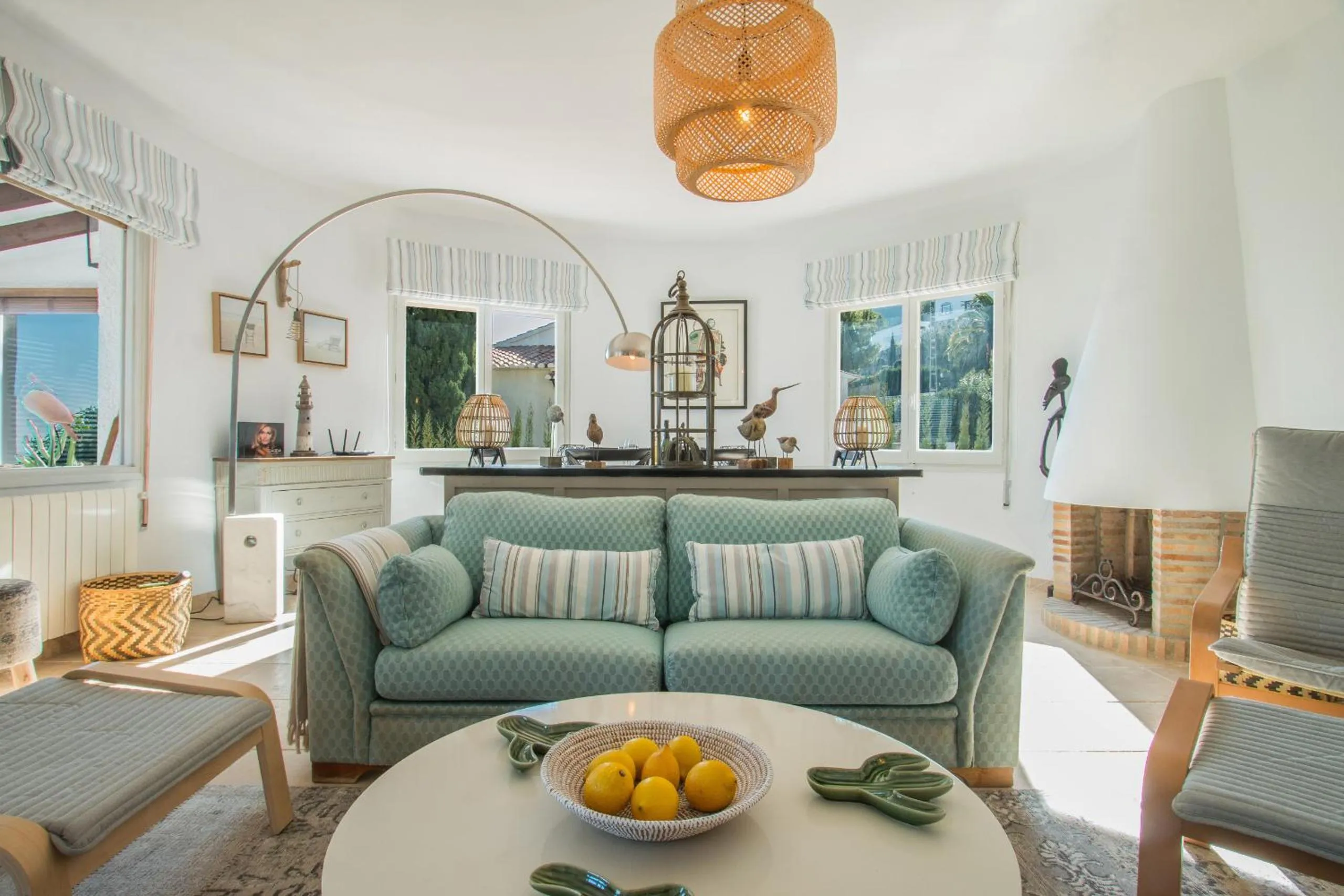 Communal lounge/ TV room in Villa Teranga - PlusHolidays