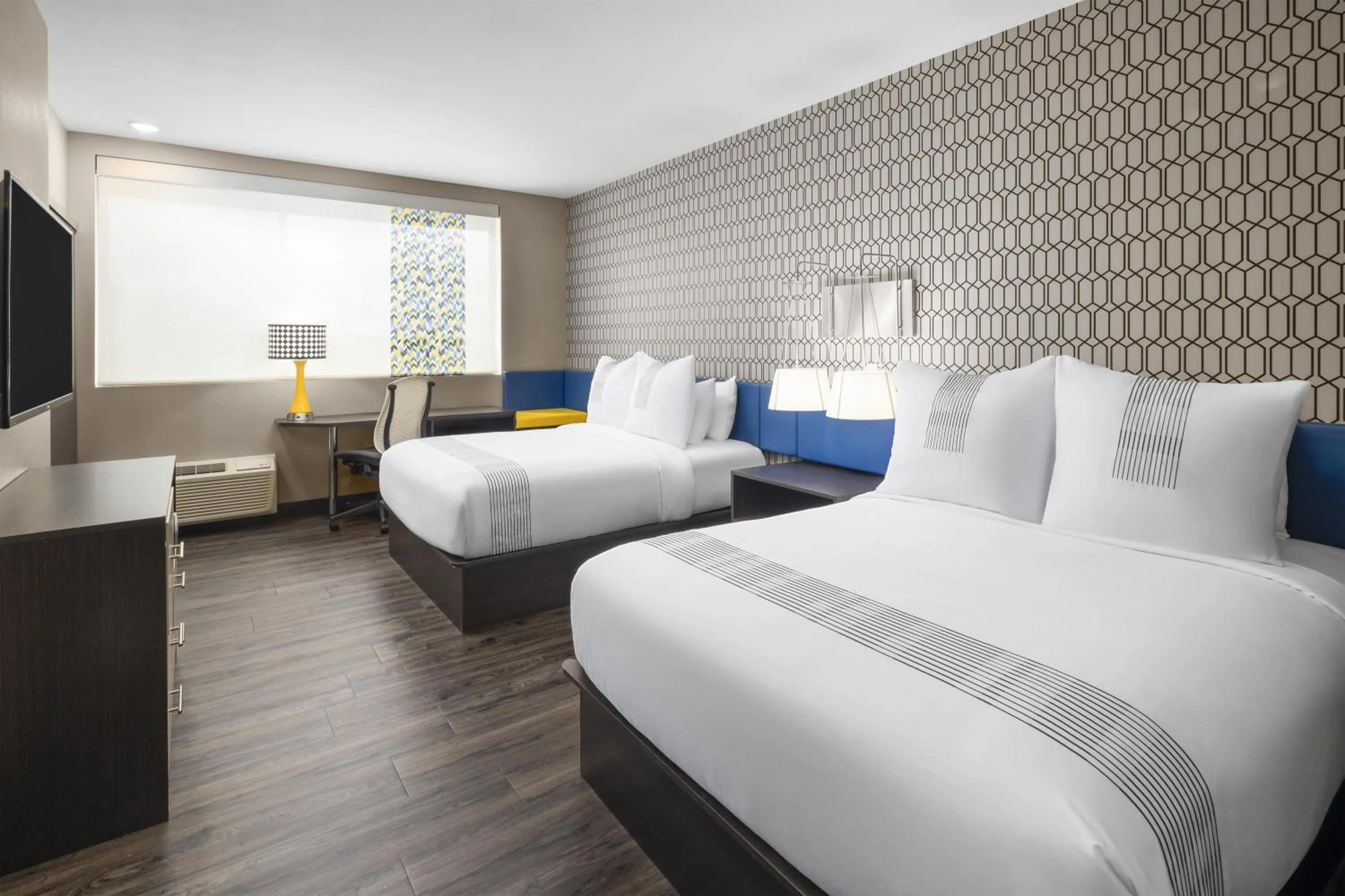 Bedroom, Bed in GLō Best Western Dawley Farms In Sioux Falls