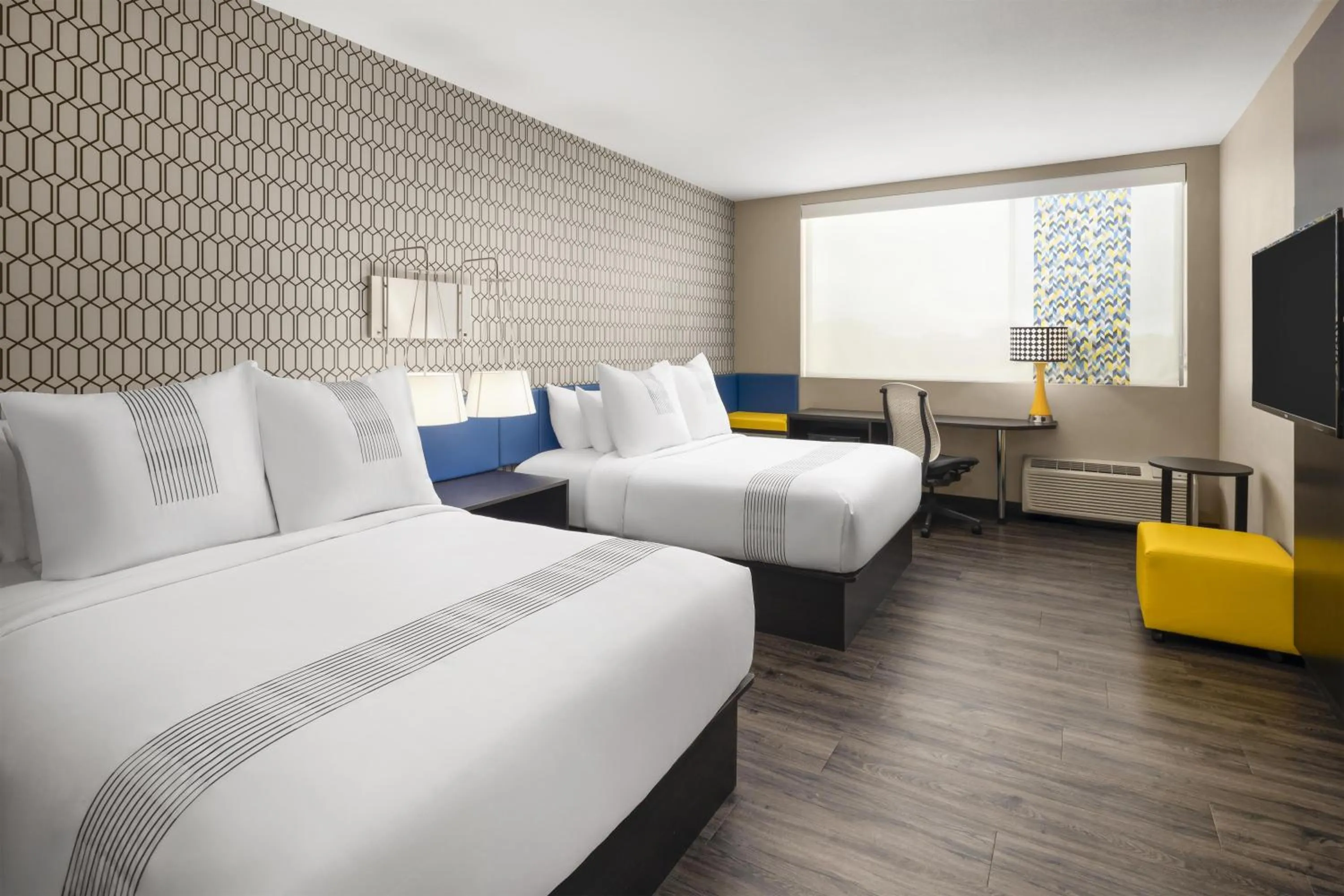 Bedroom, Bed in GLō Best Western Dawley Farms In Sioux Falls